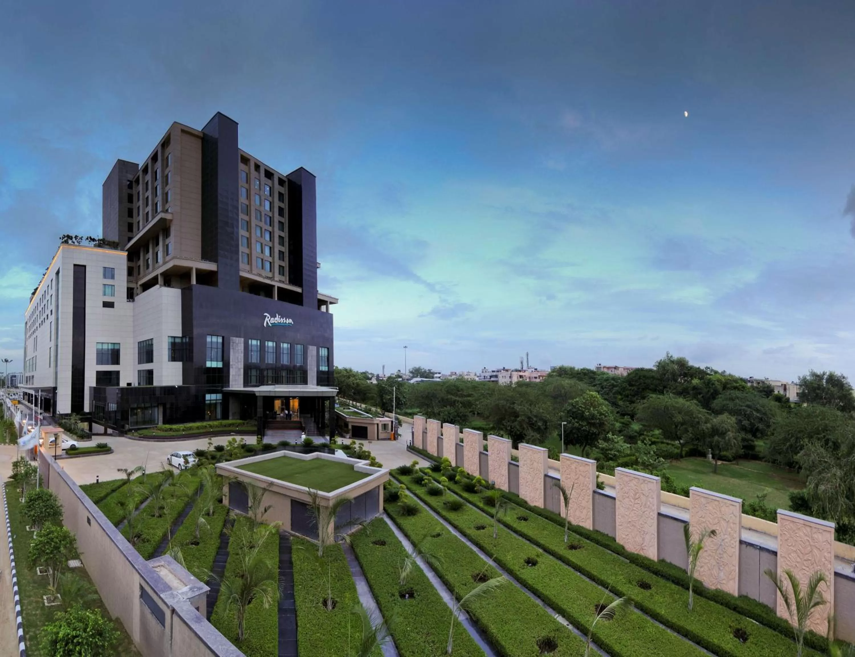 Property building in Radisson Blu Hotel New Delhi Paschim Vihar