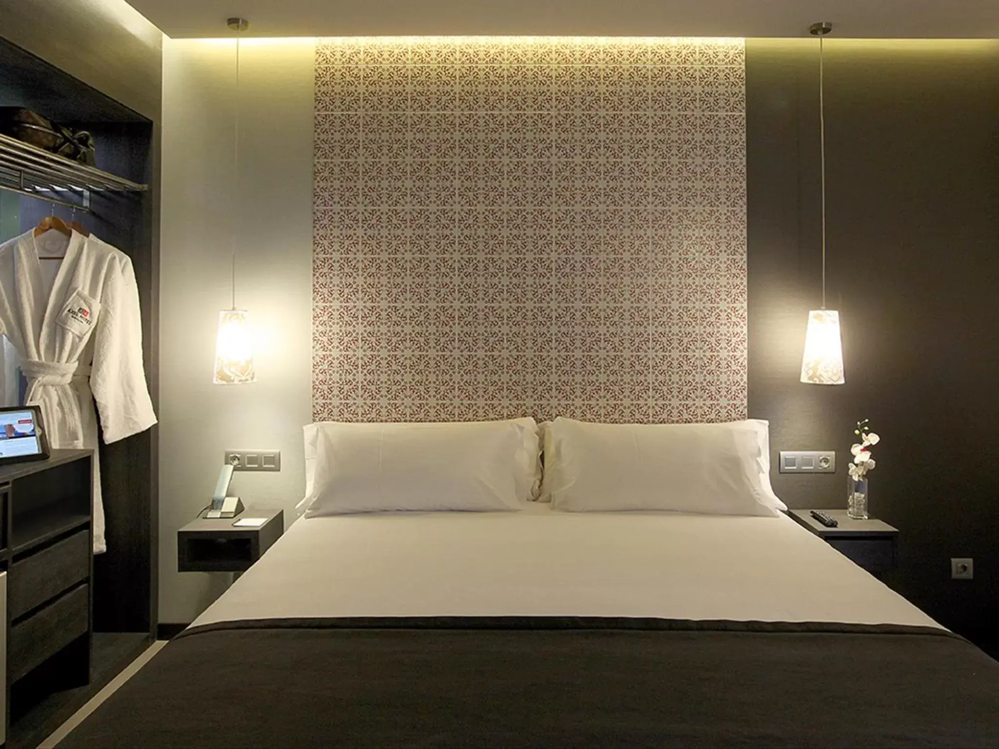 Photo of the whole room, Bed in TWO Hotel Barcelona by Axel 4* Sup- Adults Only