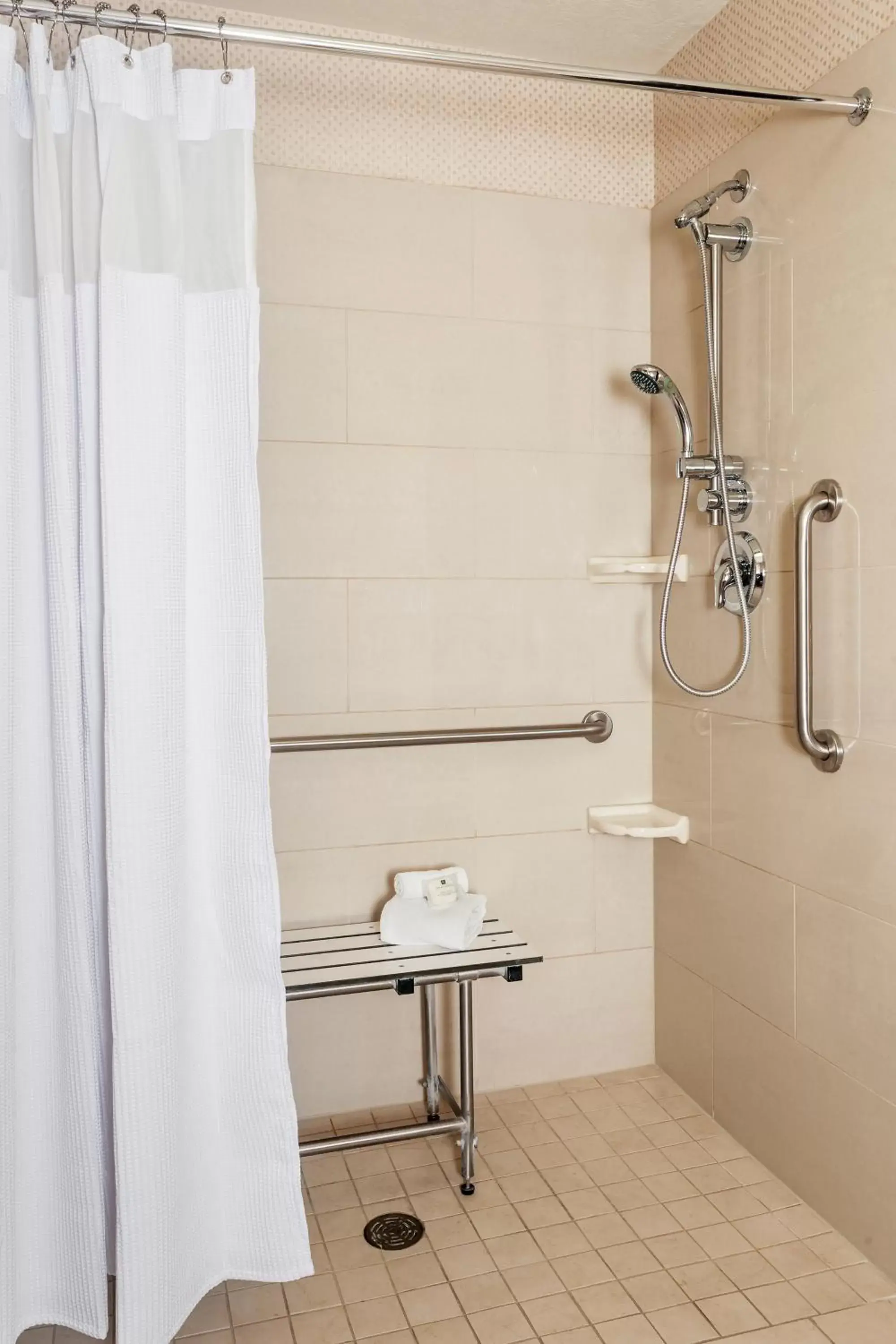Shower, Bathroom in Crowne Plaza Anchorage-Midtown, an IHG Hotel