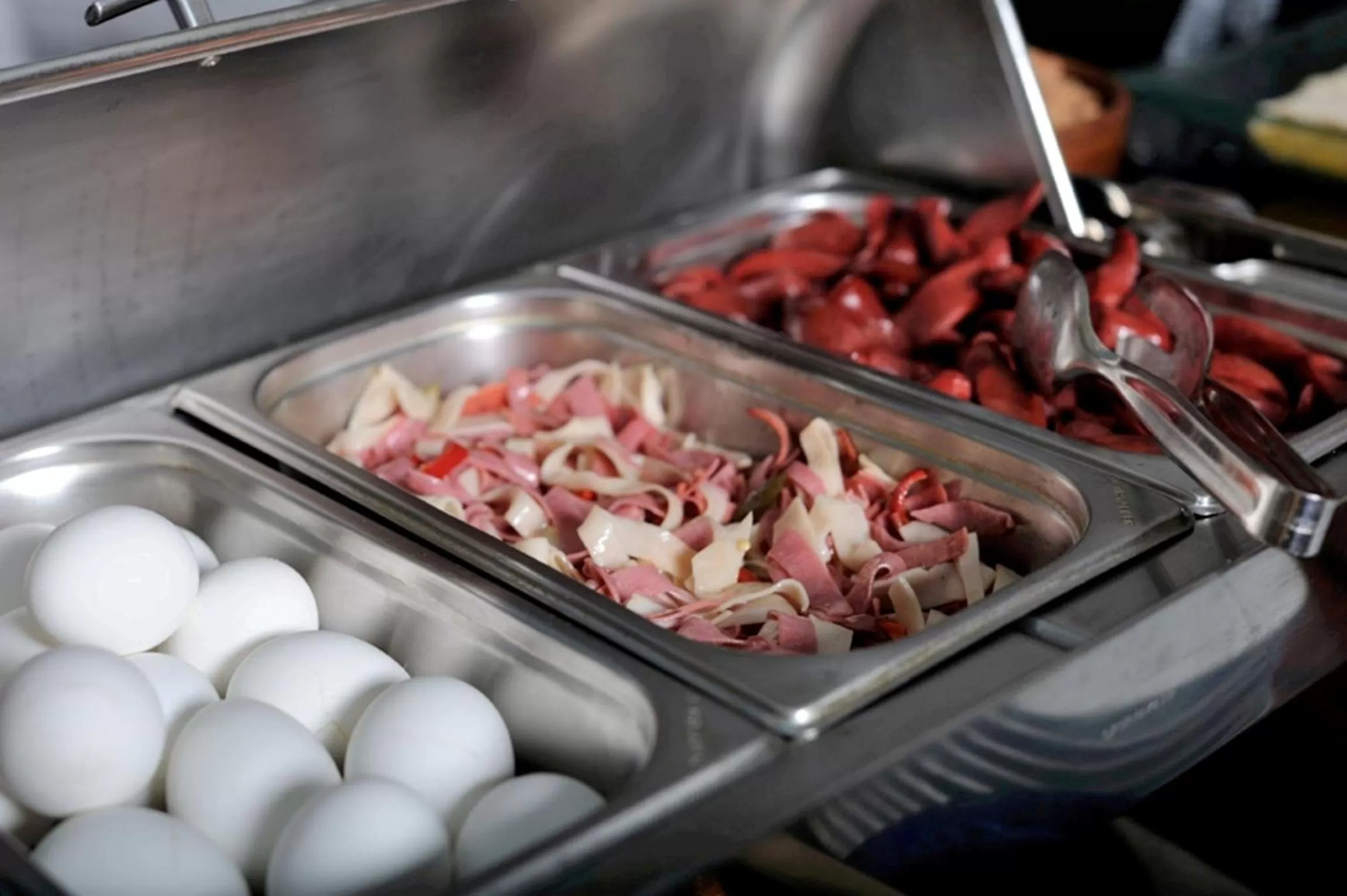 Dining area in Radisson Hotel Istanbul Sultanahmet