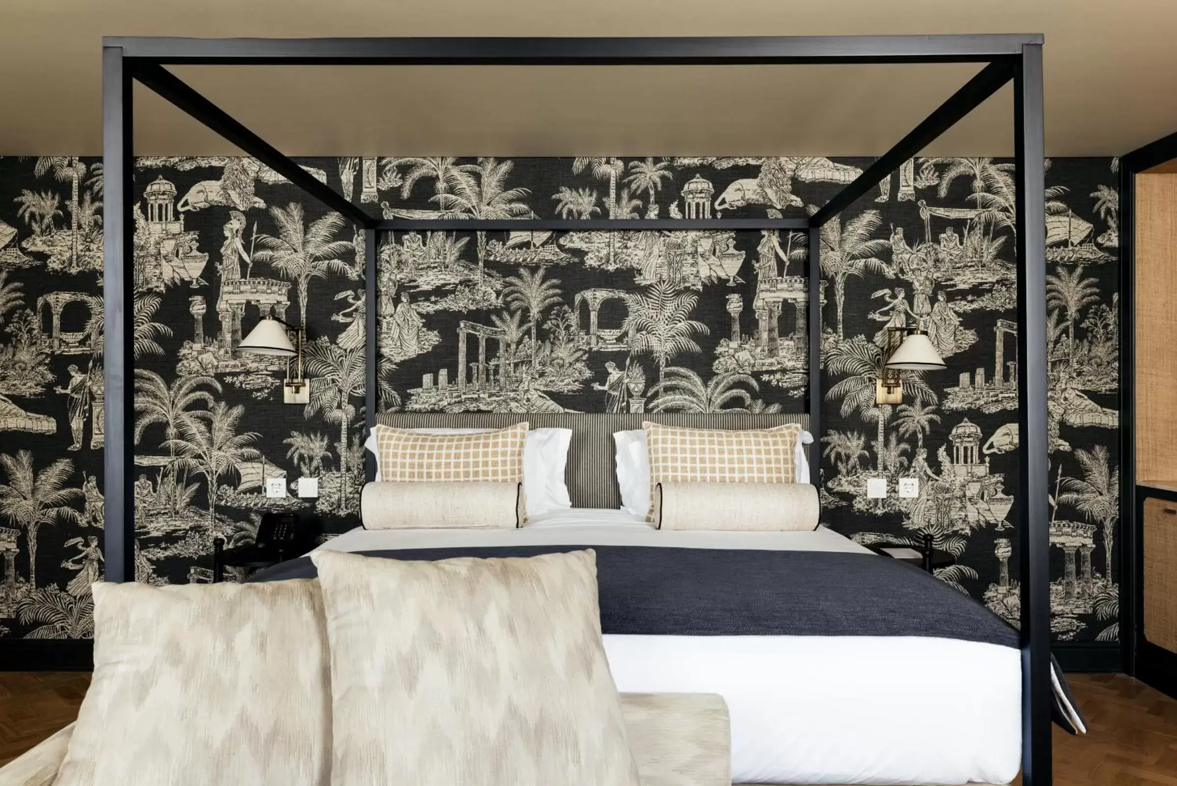 Junior Suite in Hospes Infante Sagres Porto - Small Luxury Hotels Of The World Junior Suite in Hospes Infante Sagres Porto - Small Luxury Hotels Of The World