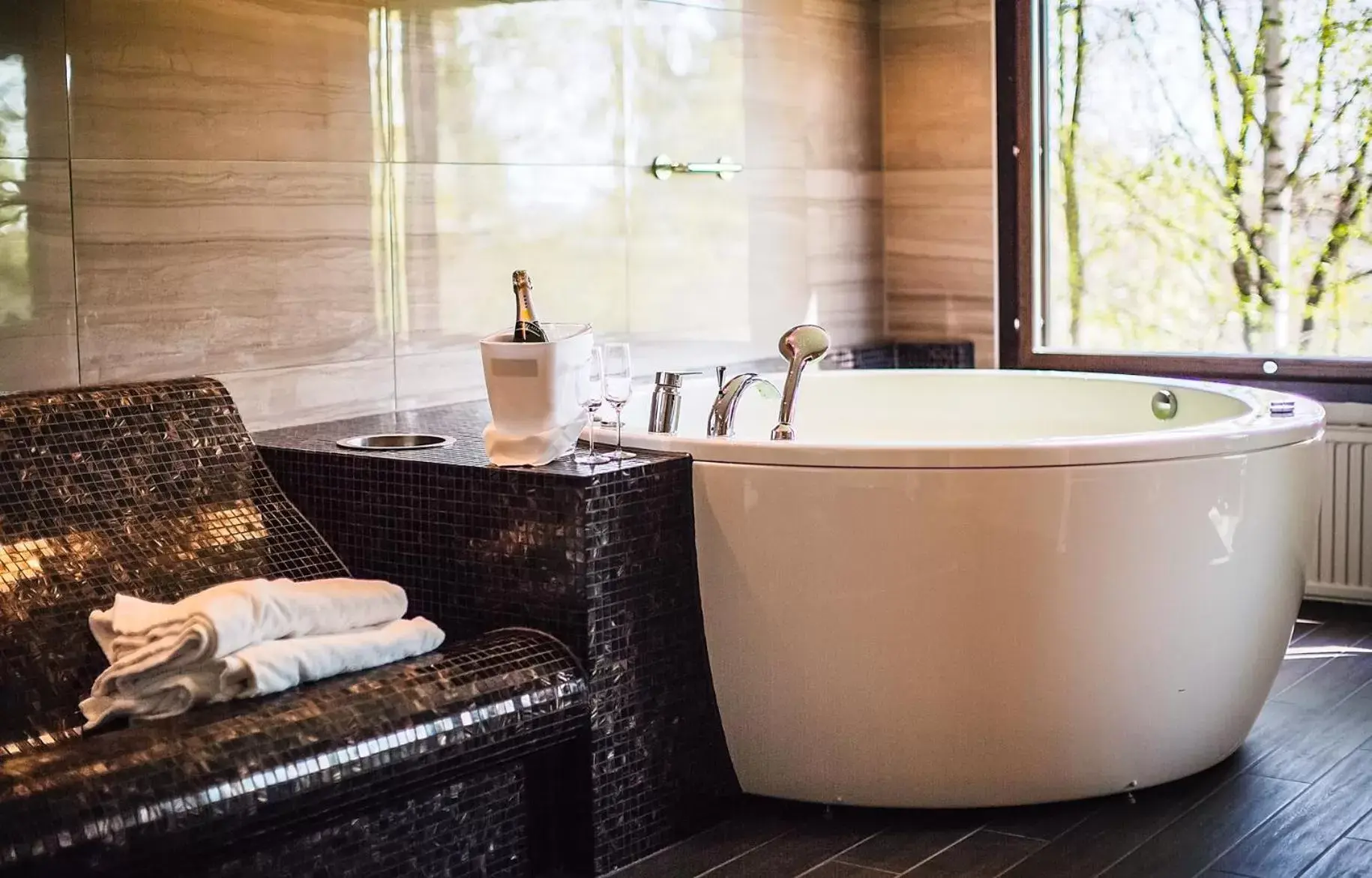 Hot Tub, Bathroom in Hotel Haikko Manor & Spa