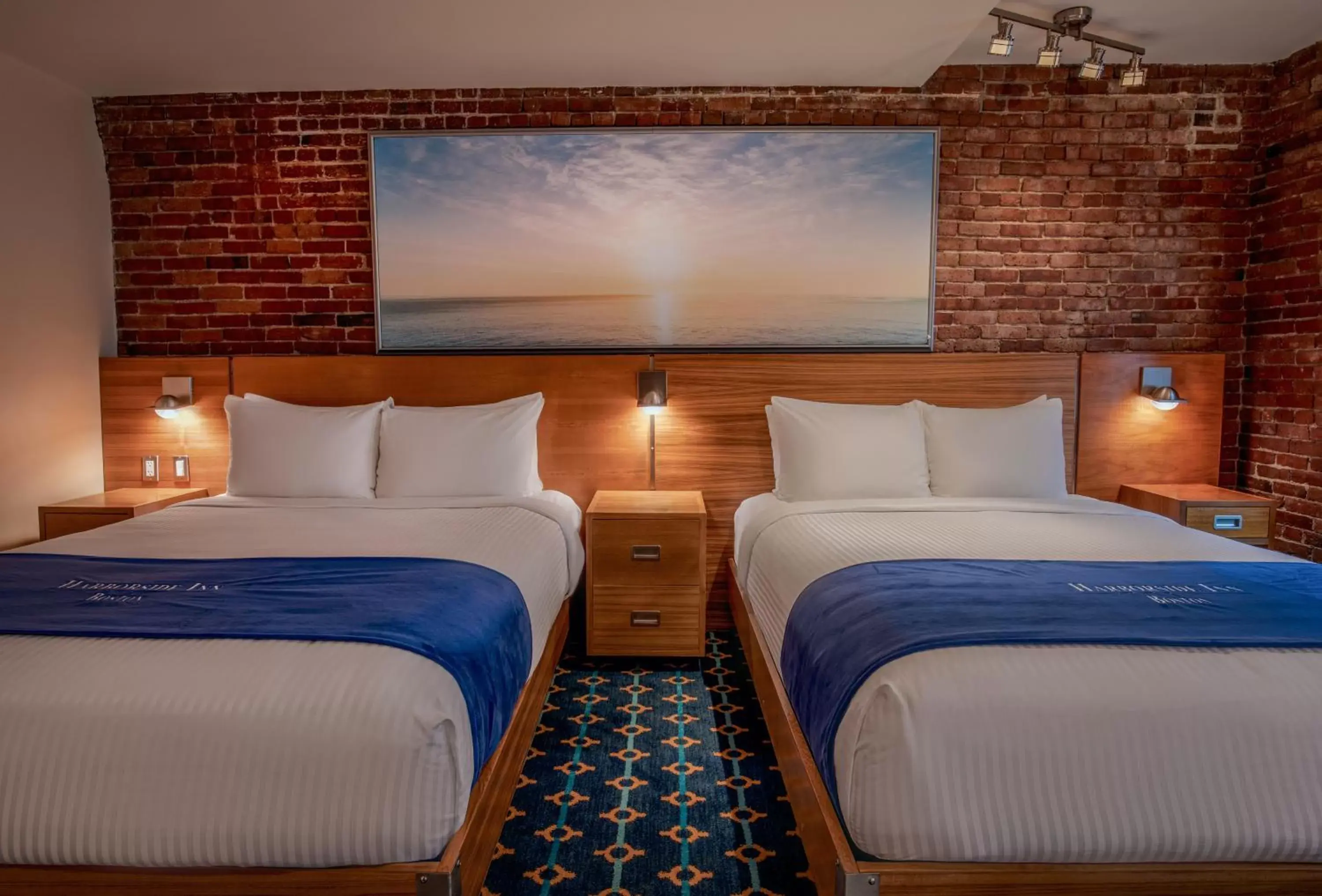 Bed in Harborside Inn