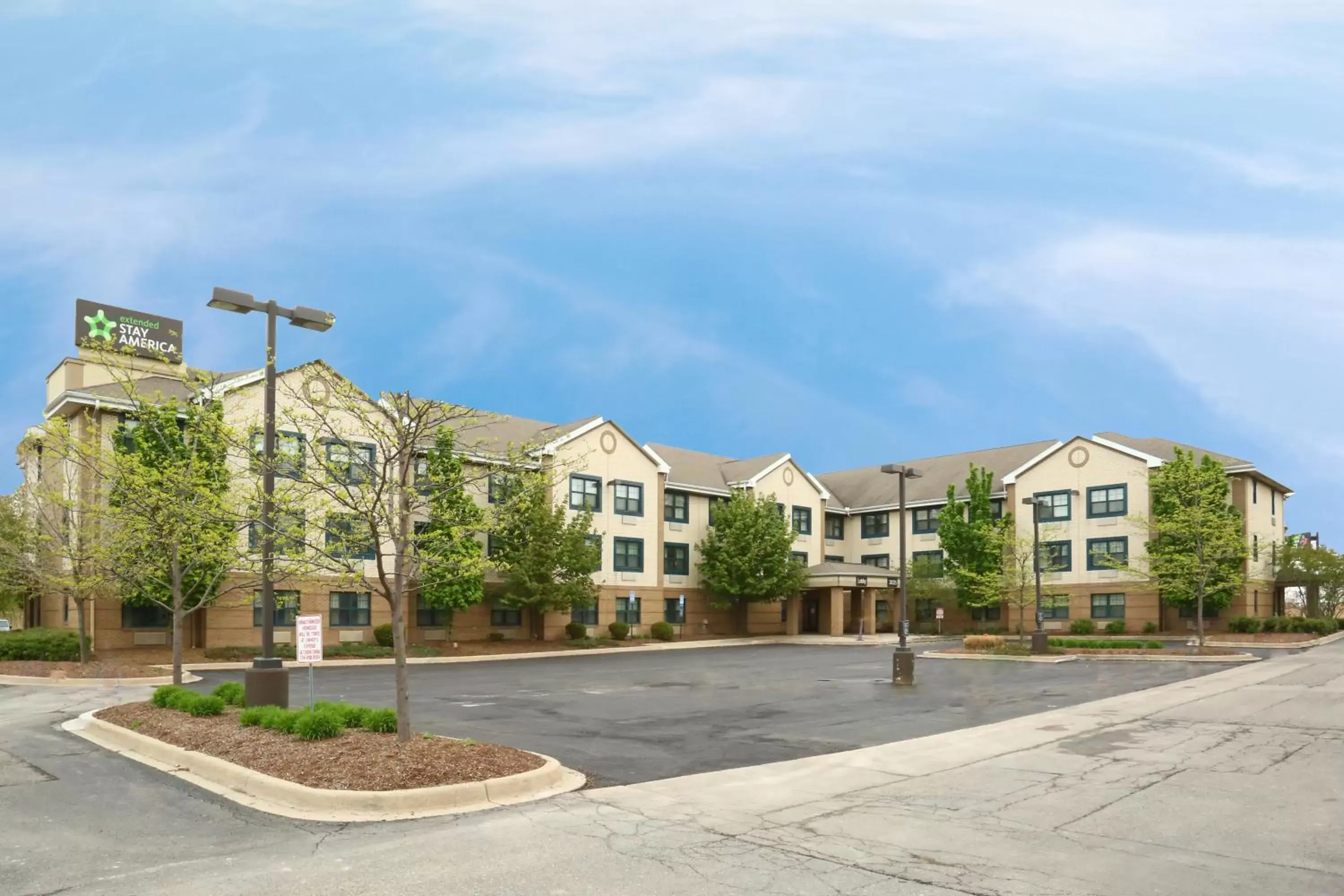 Property building in Extended Stay America Suites - Detroit - Metropolitan Airport