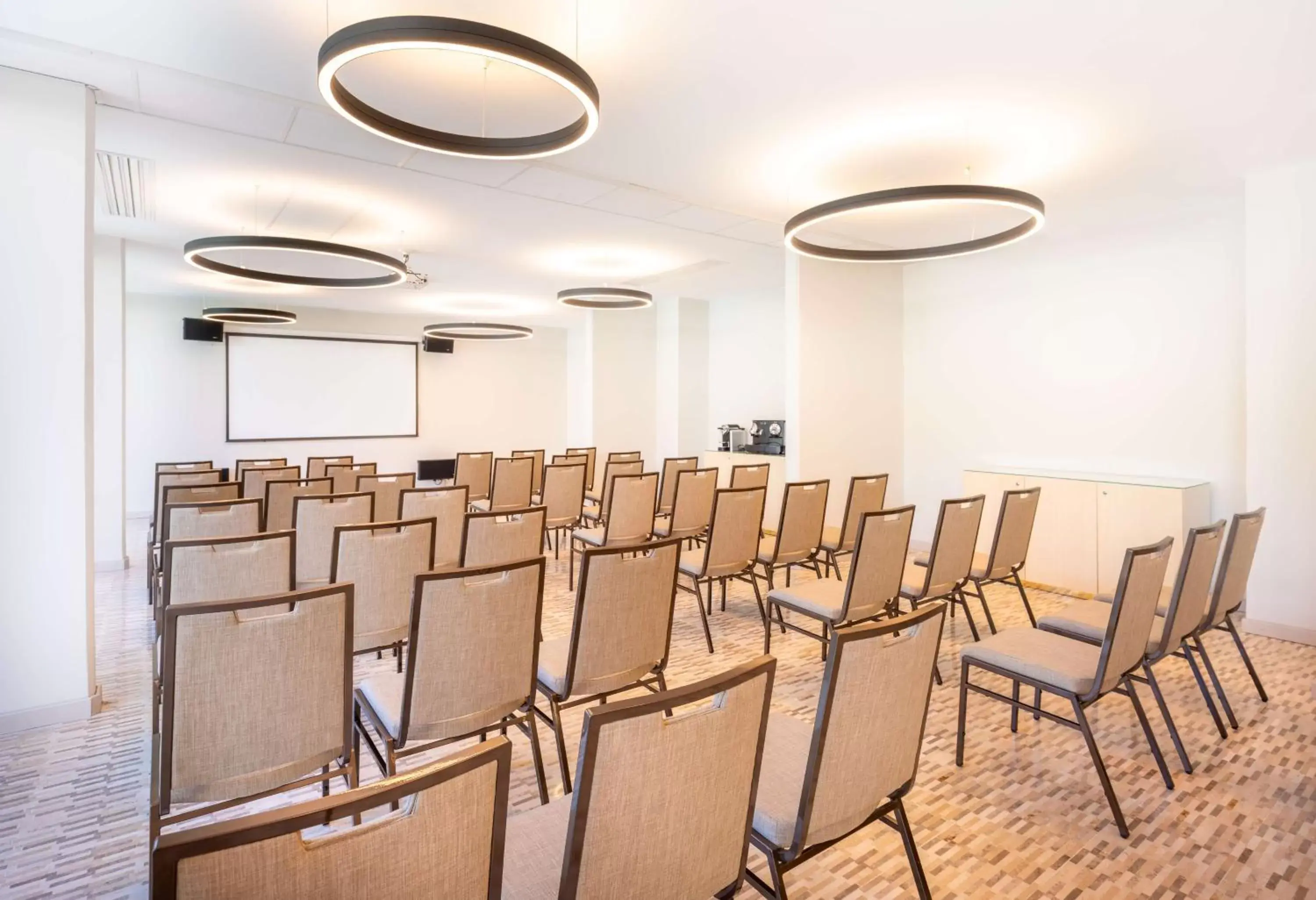 Meeting/conference room in Radisson Hotel Saint Denis, La Reunion