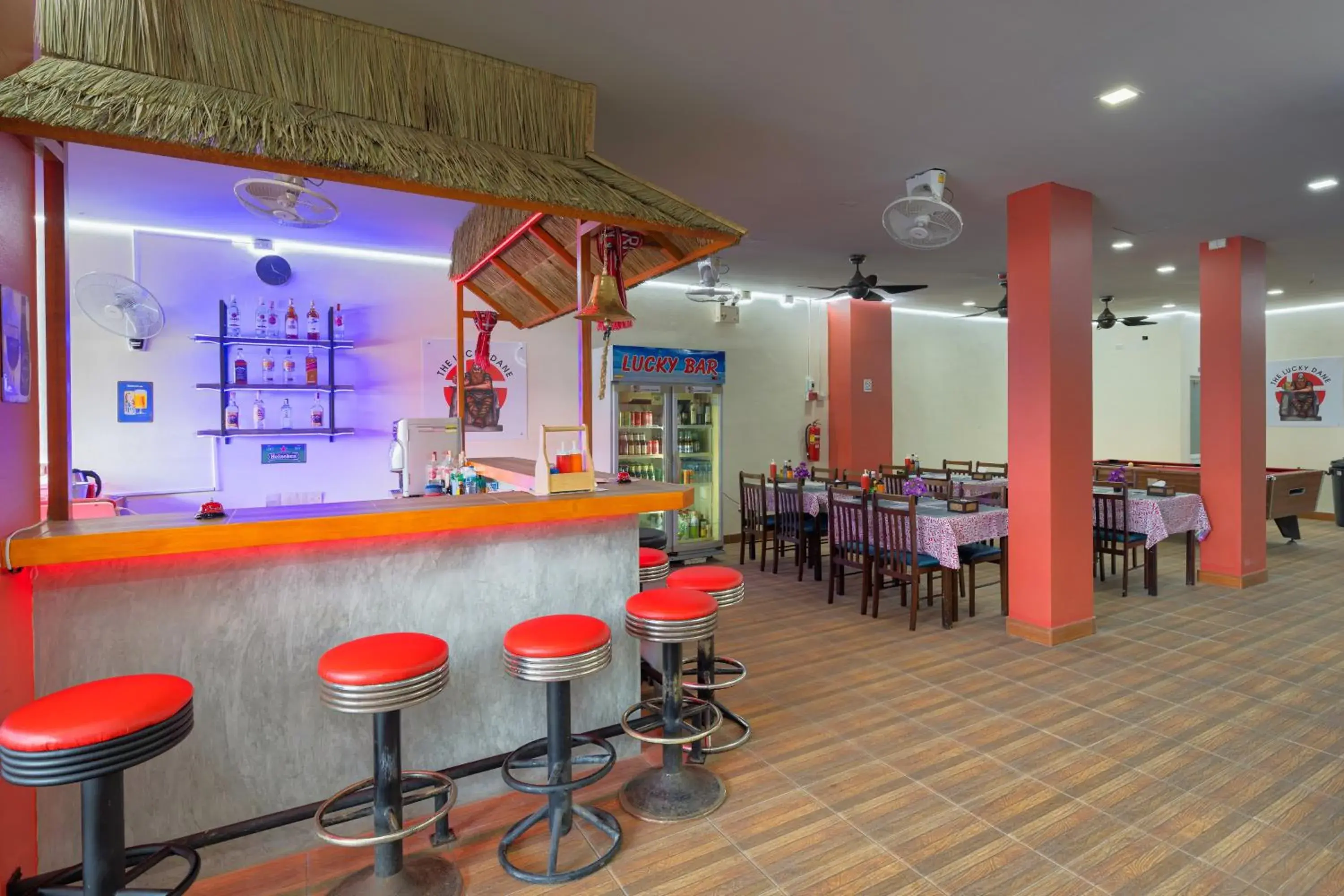 Restaurant/places to eat, Lounge/Bar in Lucky Patong Hotel