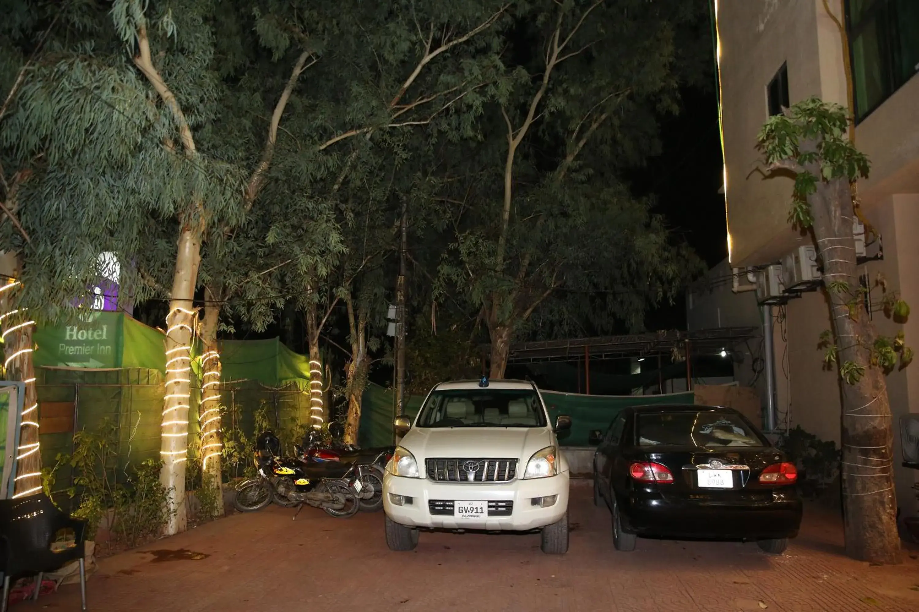 Street view in Hotel Premier Inn Gulberg