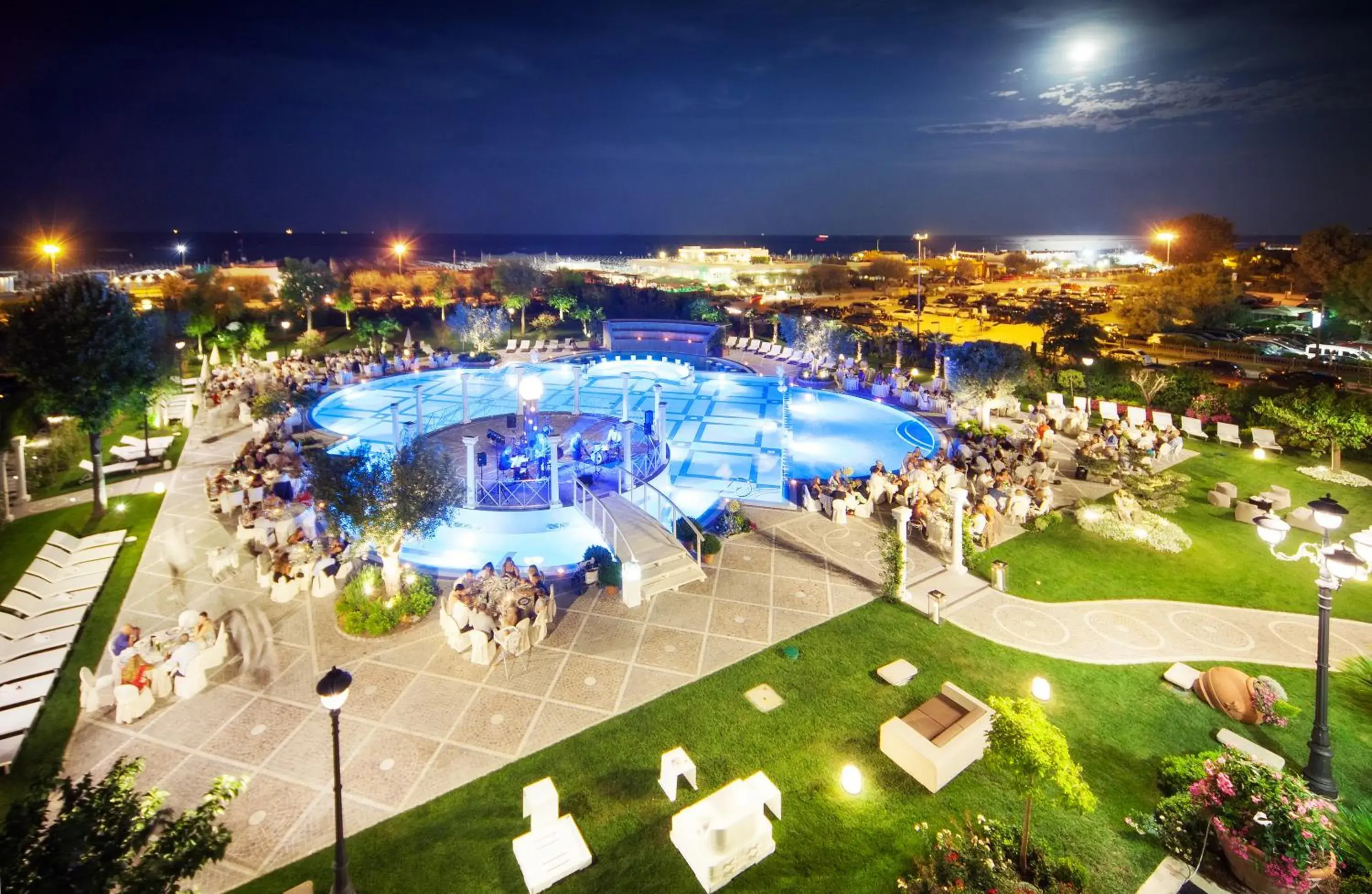 Night, Pool View in Grand Hotel Da Vinci