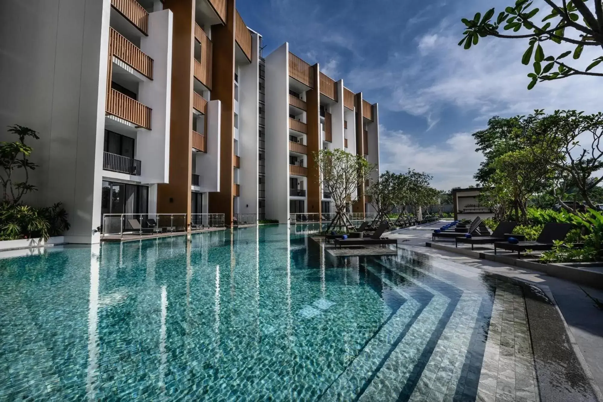Property building, Swimming Pool in iSanook Resort & Suites Hua Hin