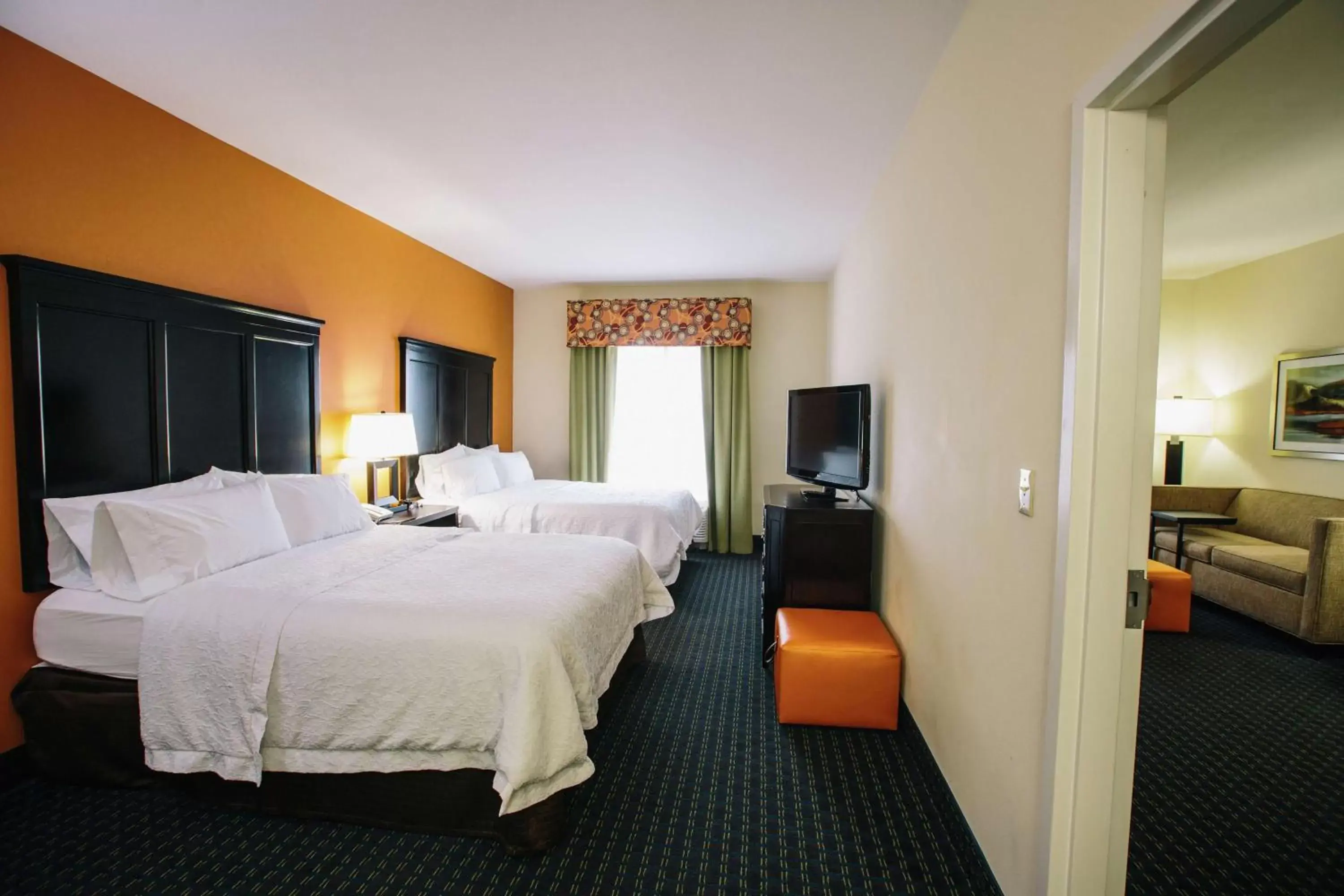 Bedroom, Bed in Hampton Inn & Suites Effingham