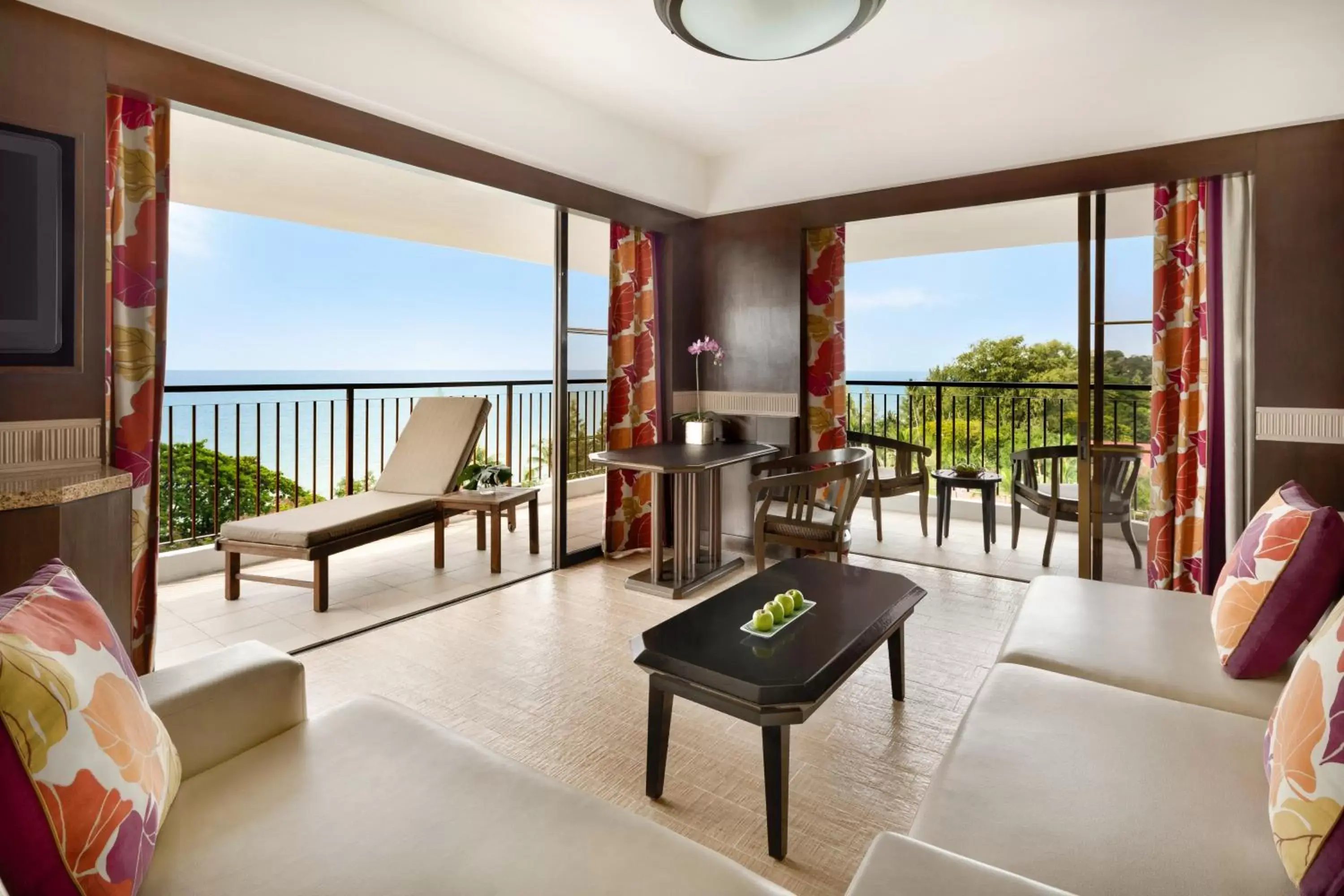 Living room in Shangri-La Golden Sands, Penang