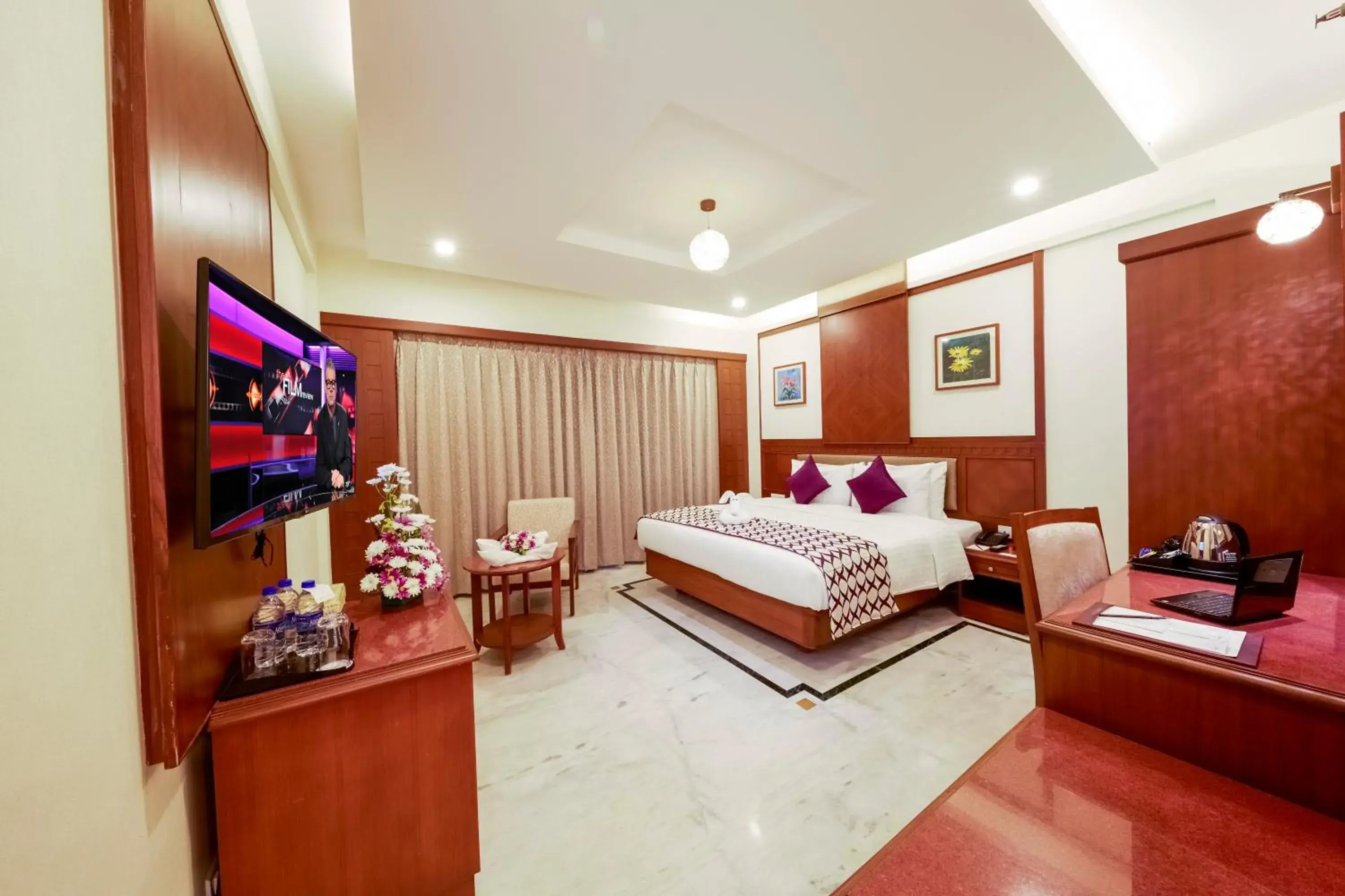 Bedroom in JP Hotel in Chennai