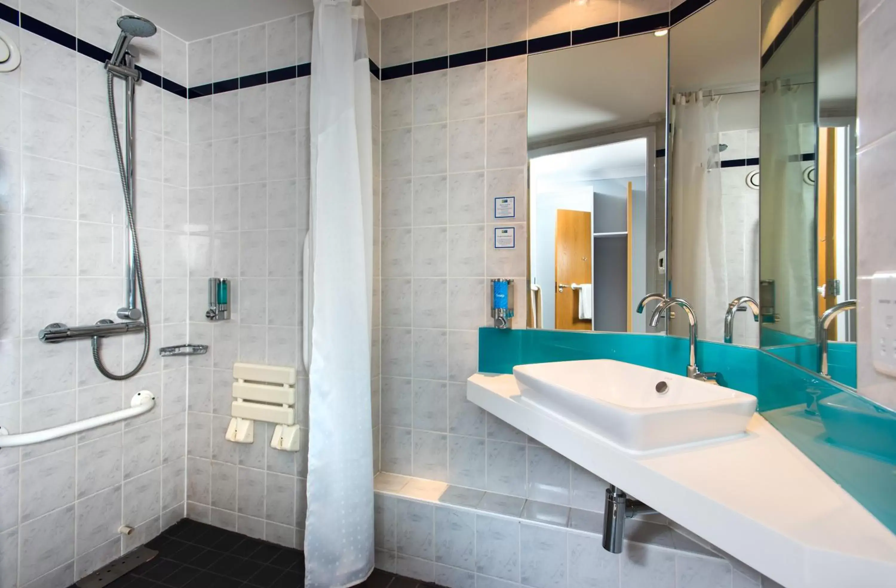 Bathroom in Holiday Inn Express - Glasgow Airport, an IHG Hotel
