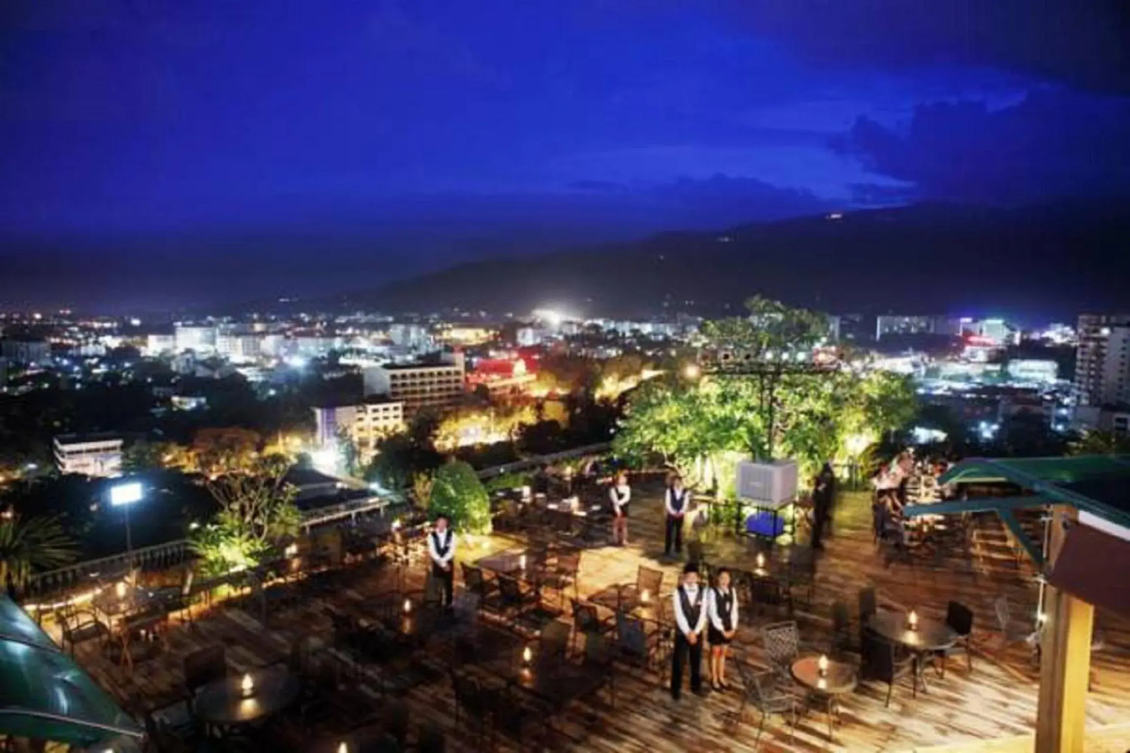 Restaurant/places to eat, Bird's-eye View in Furama Chiang Mai