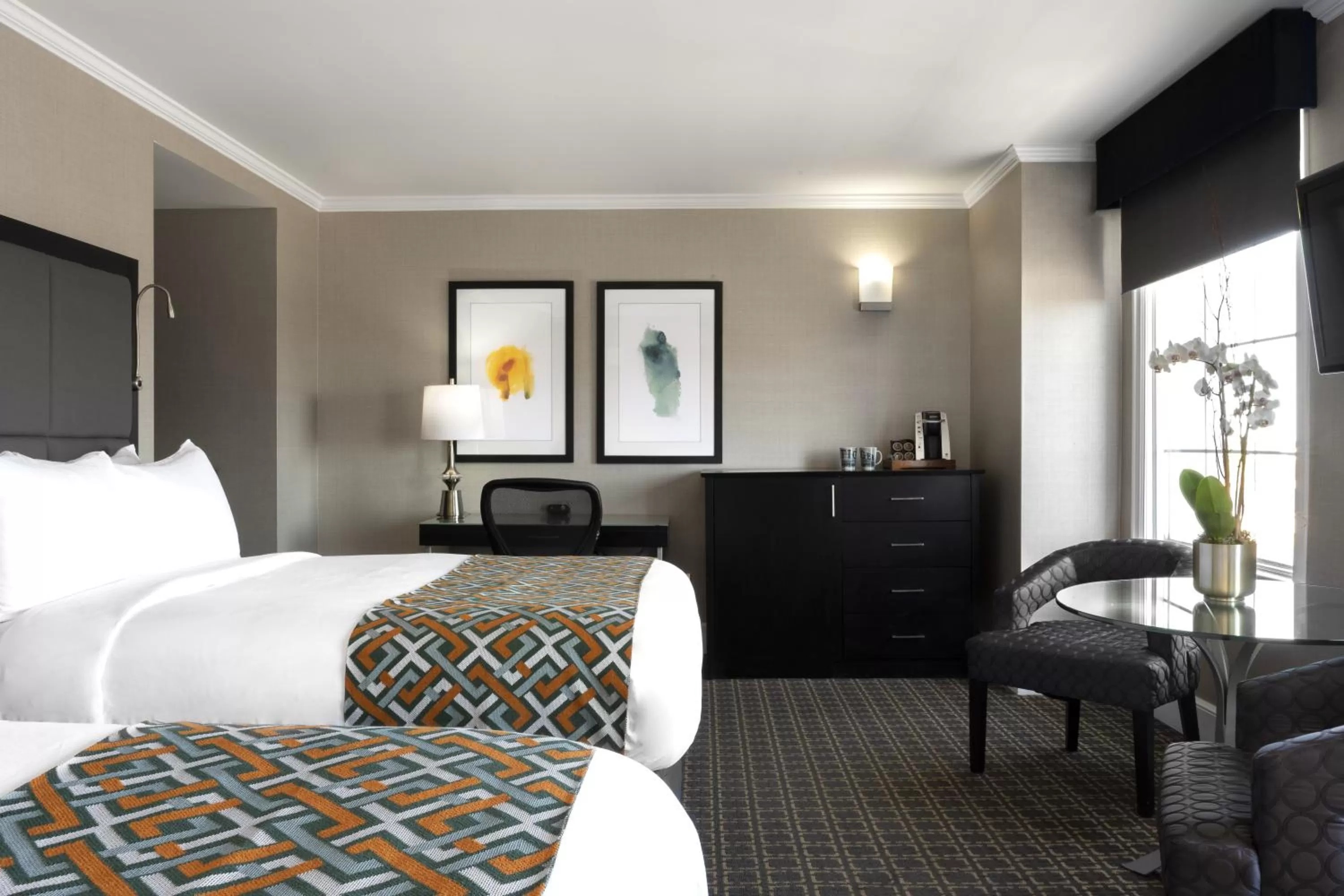 Photo of the whole room in voco The Tiger Hotel, Columbia, MO by IHG