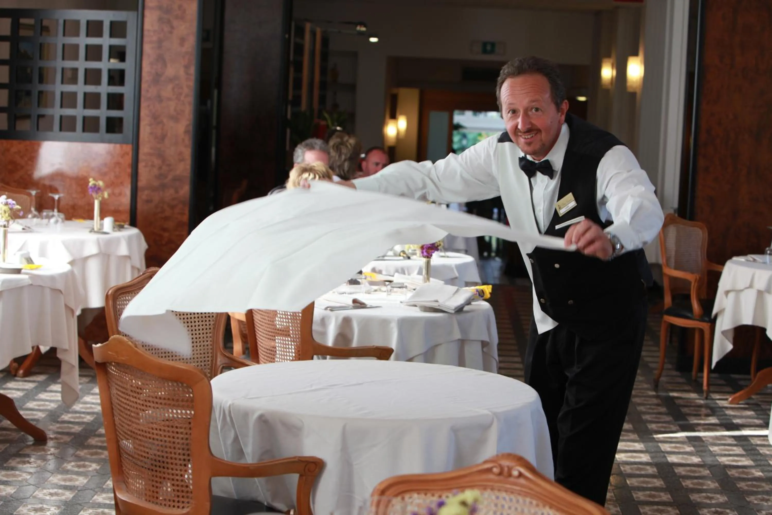 Restaurant/places to eat in Hotel Caravel