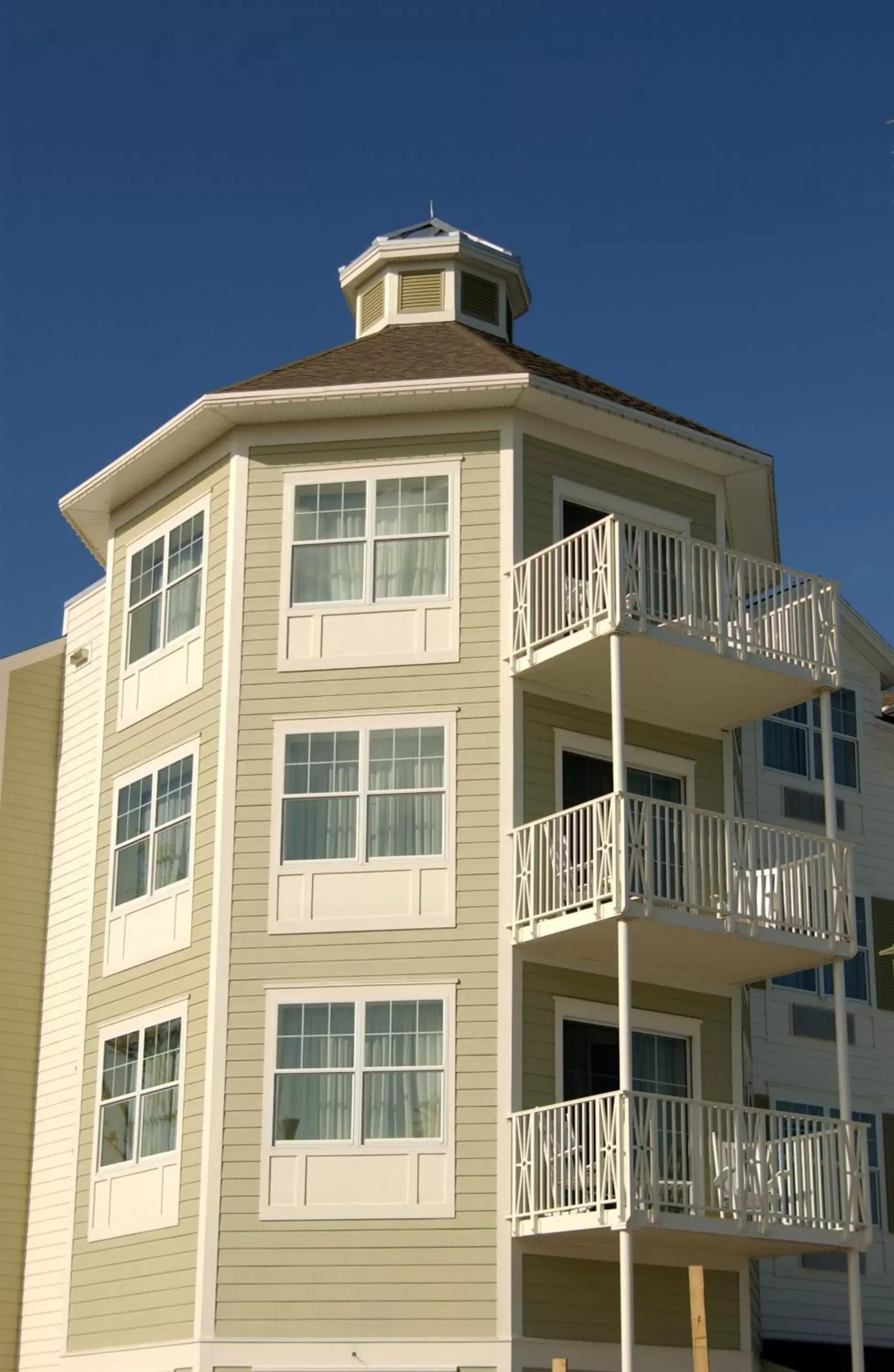 Balcony/Terrace, Property Building in The Waterfront Inn