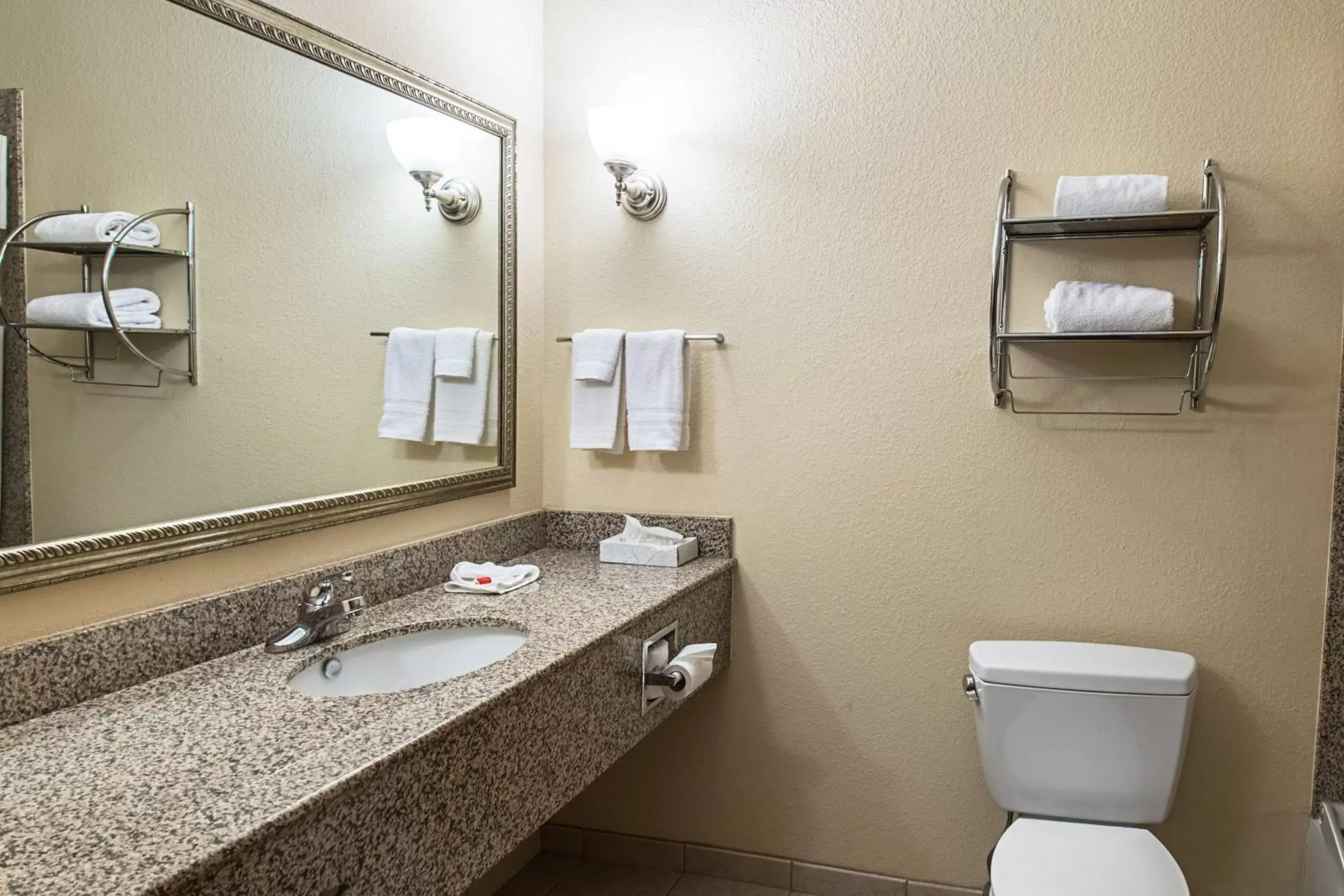 Photo of the whole room, Bathroom in Days Inn by Wyndham Copperas Cove