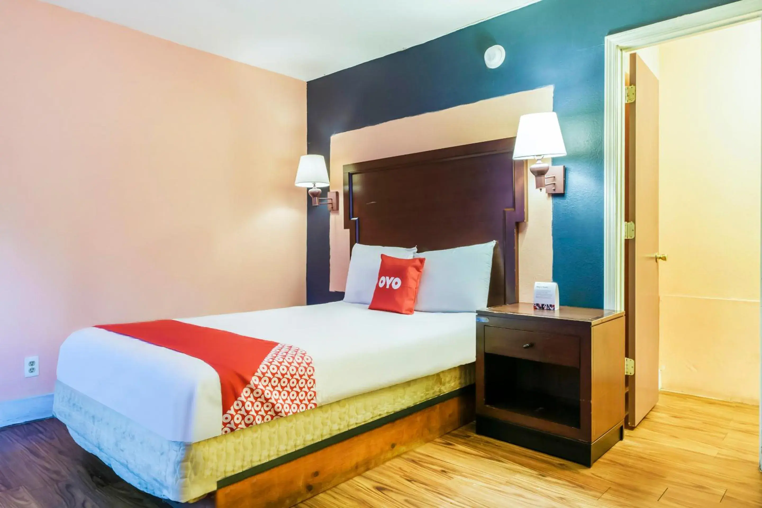 Bedroom, Bed in OYO Hotel Myrtle Beach Kings Hwy