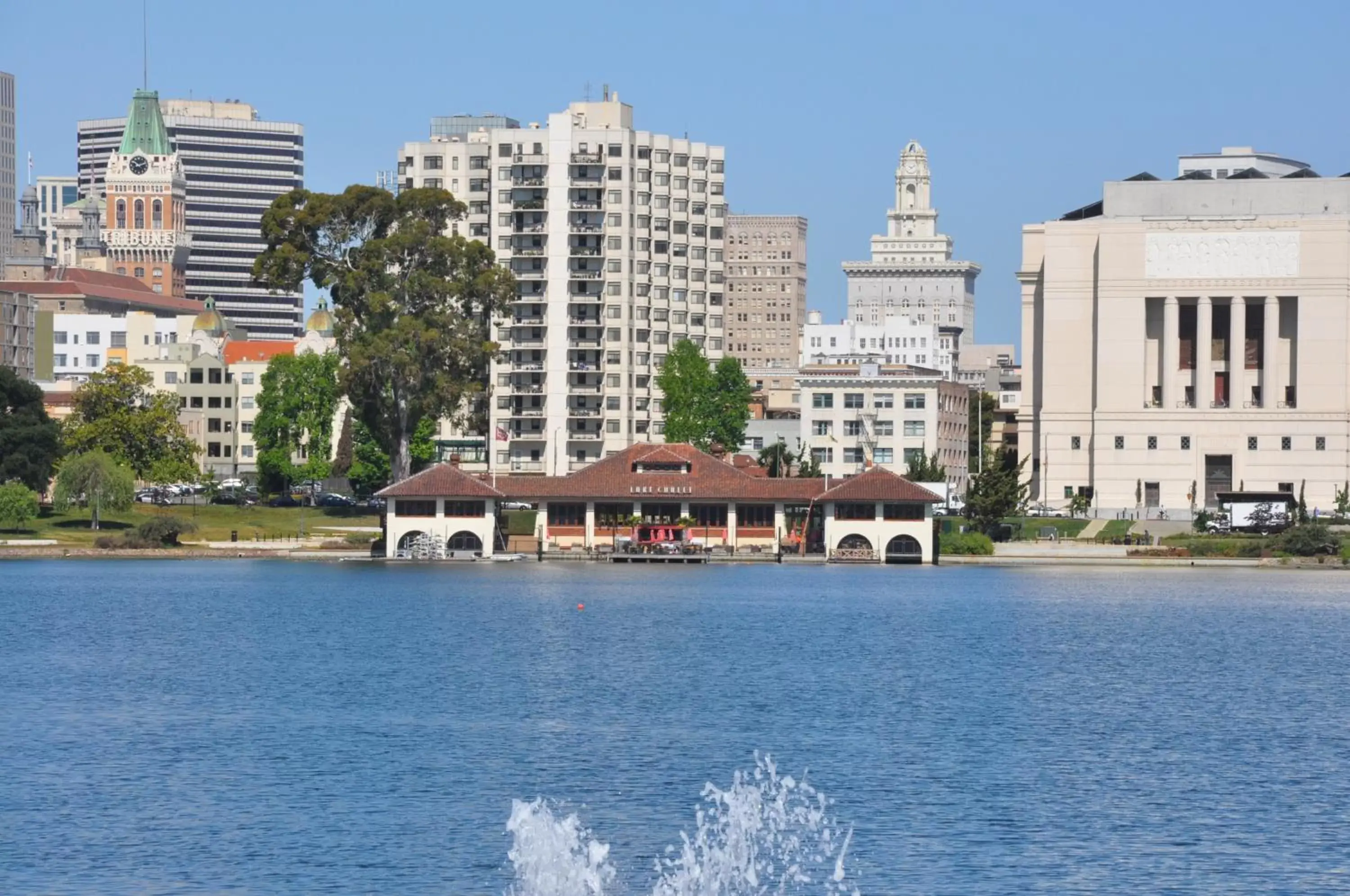 Area and facilities in Americas Best Value Inn - Downtown Oakland/Lake Merritt