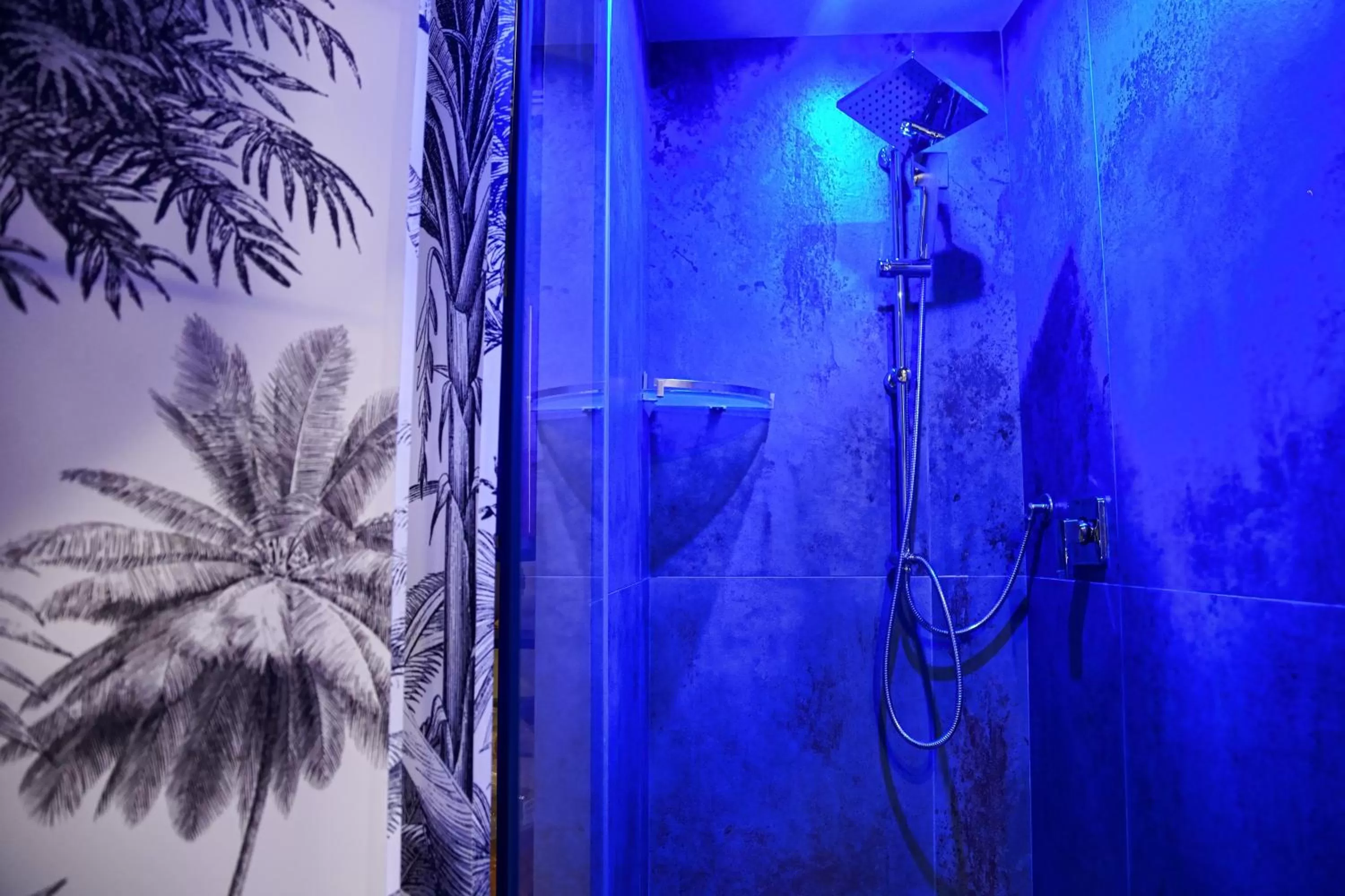 Bathroom in Home dentro il teatro