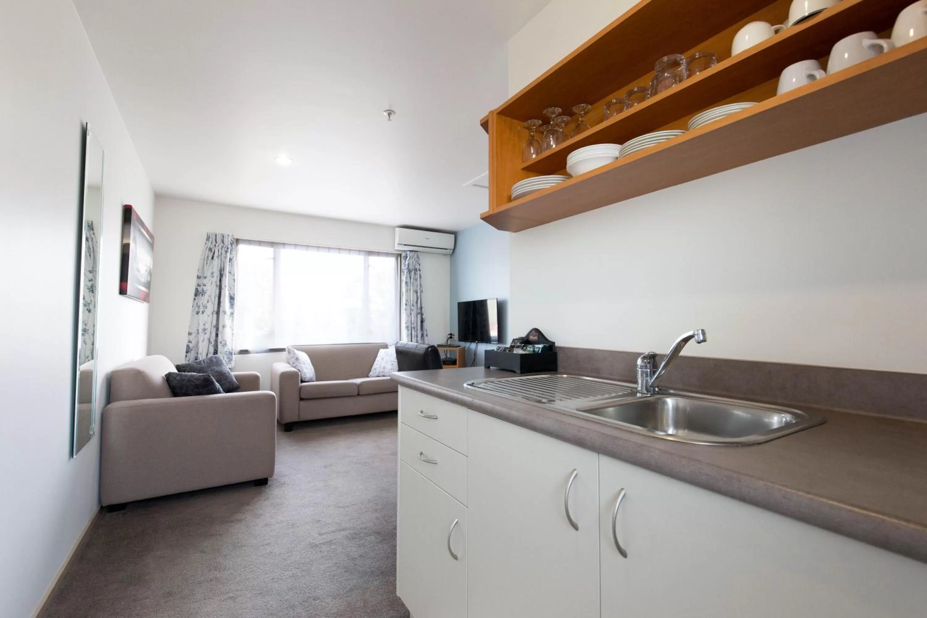 Kitchen or kitchenette in Riccarton Motor Lodge