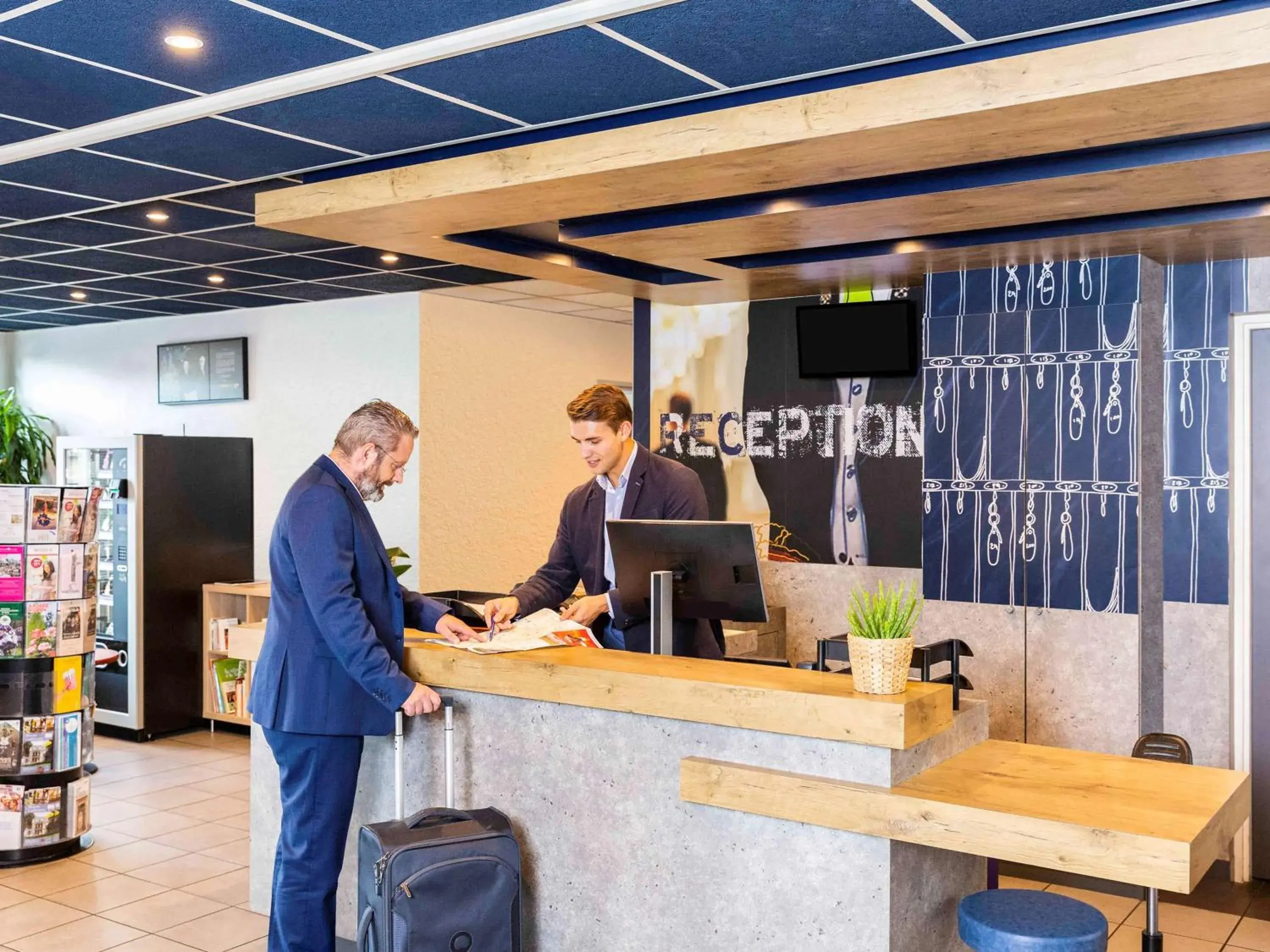 Property building, Lobby/Reception in ibis budget Paris Porte d Italie Est