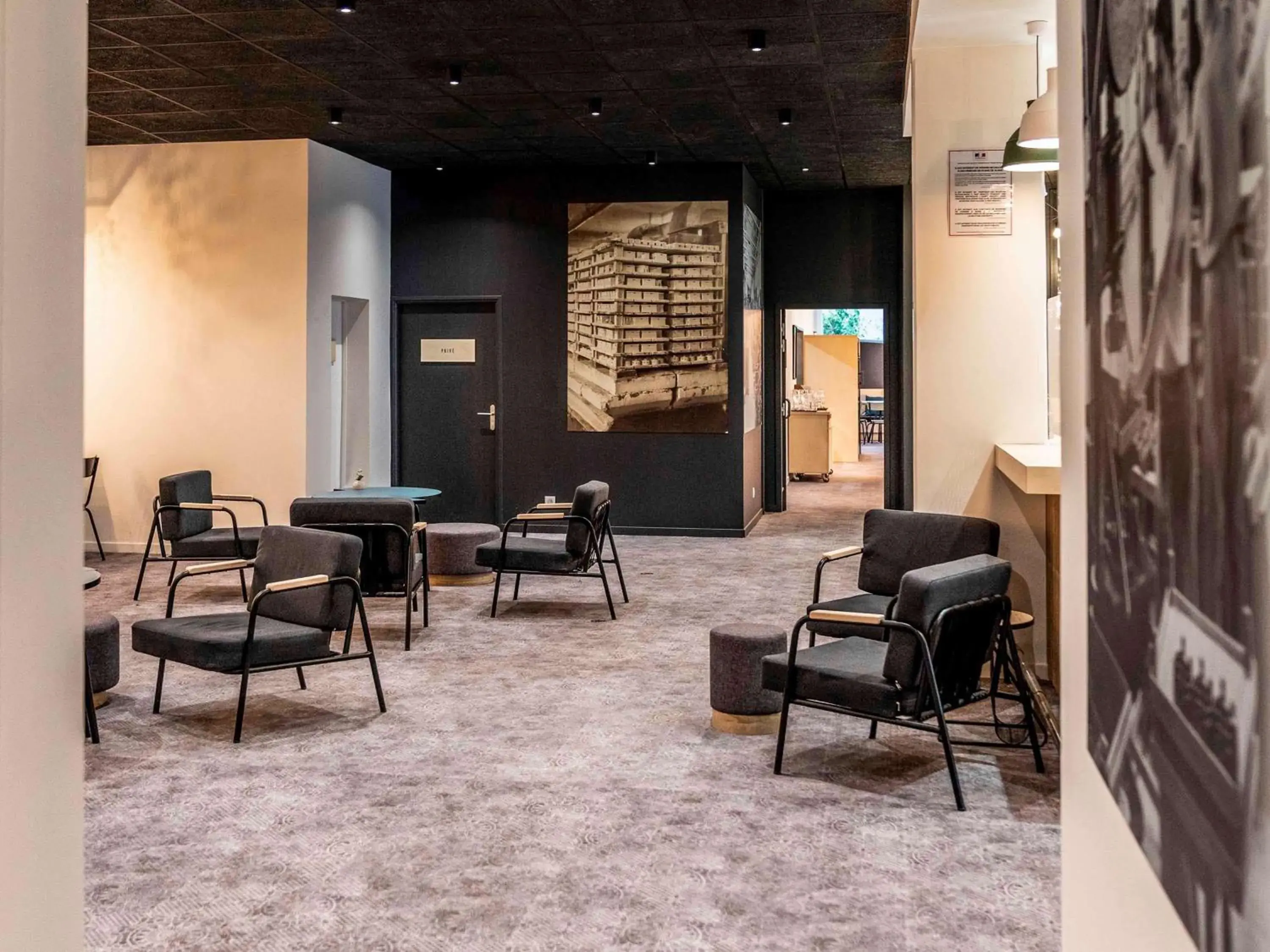 Lounge or bar in ibis Styles Limoges Centre