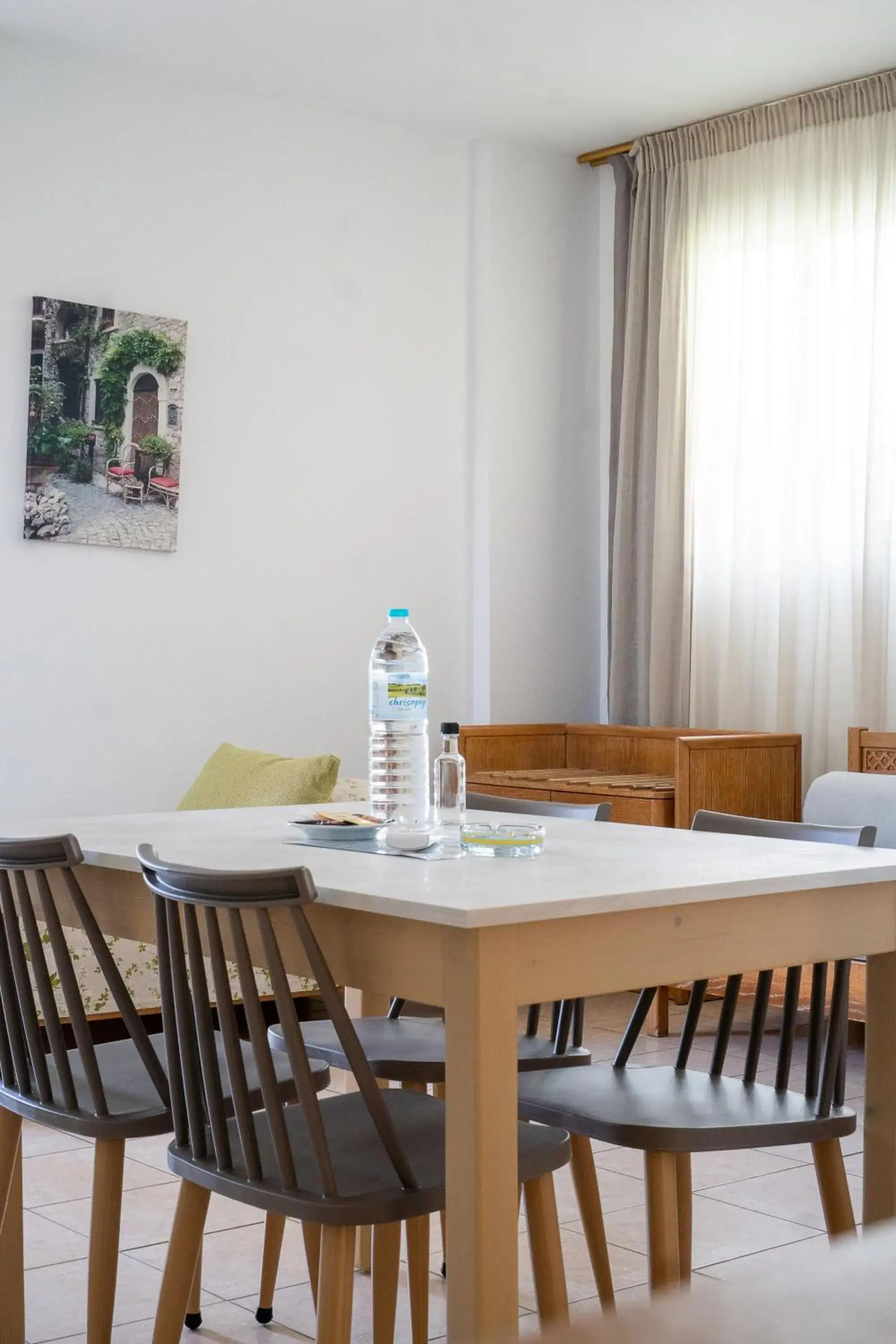 Dining Area in Ilian Beach