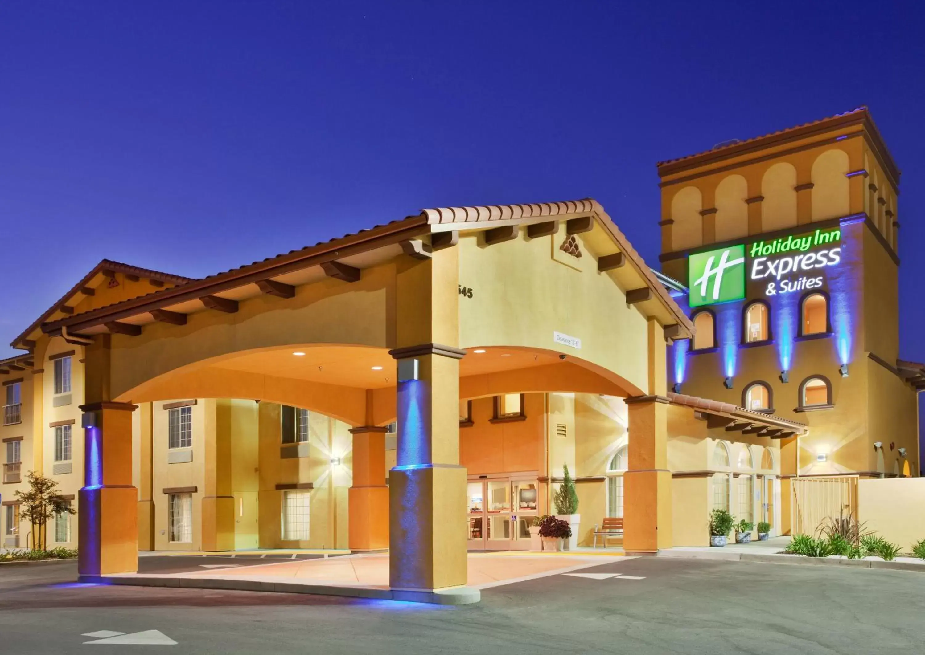 Property building in Holiday Inn Express Hotel & Suites Willows, an IHG Hotel