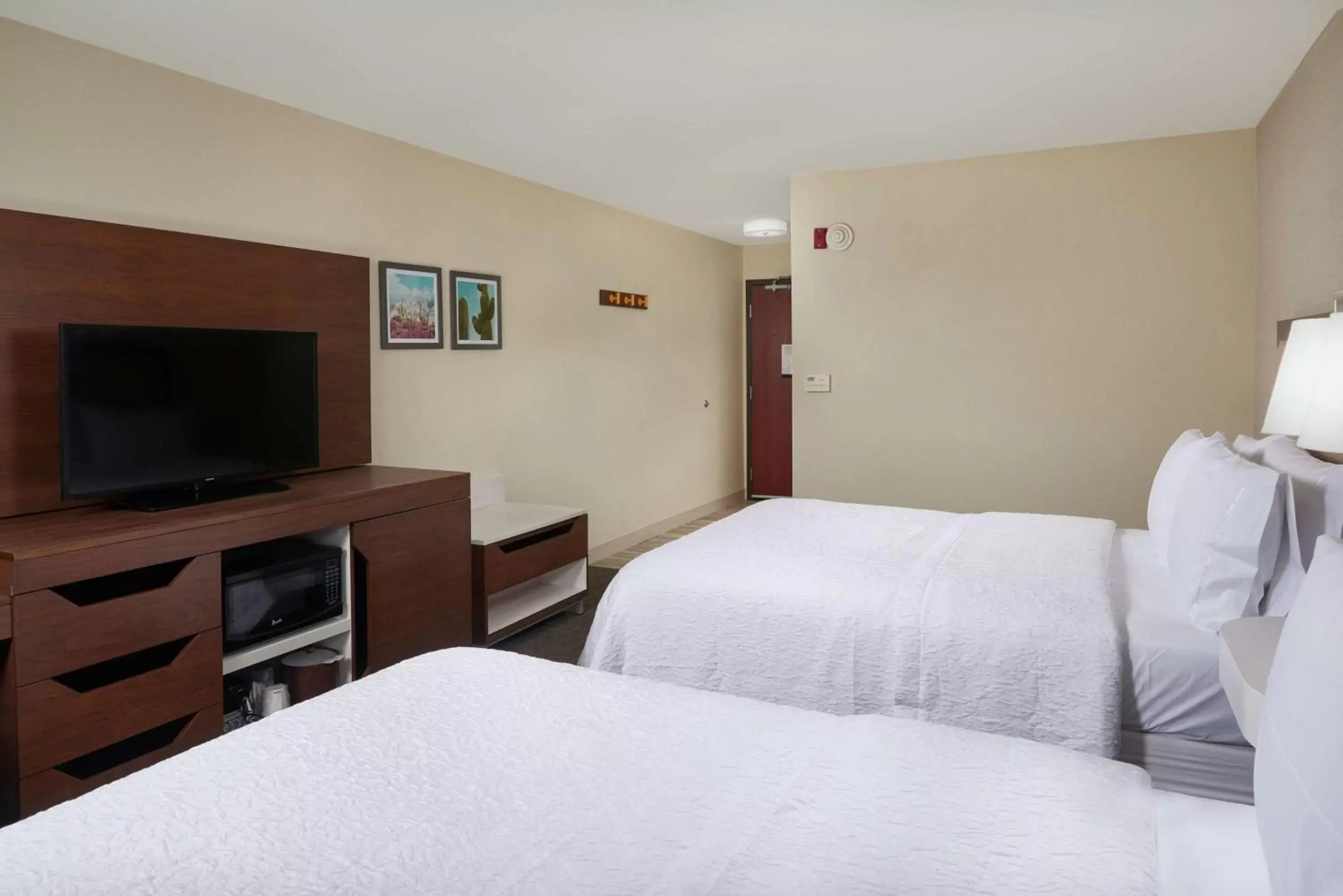 Bedroom, Bed in Hampton Inn & Suites Phoenix-Surprise