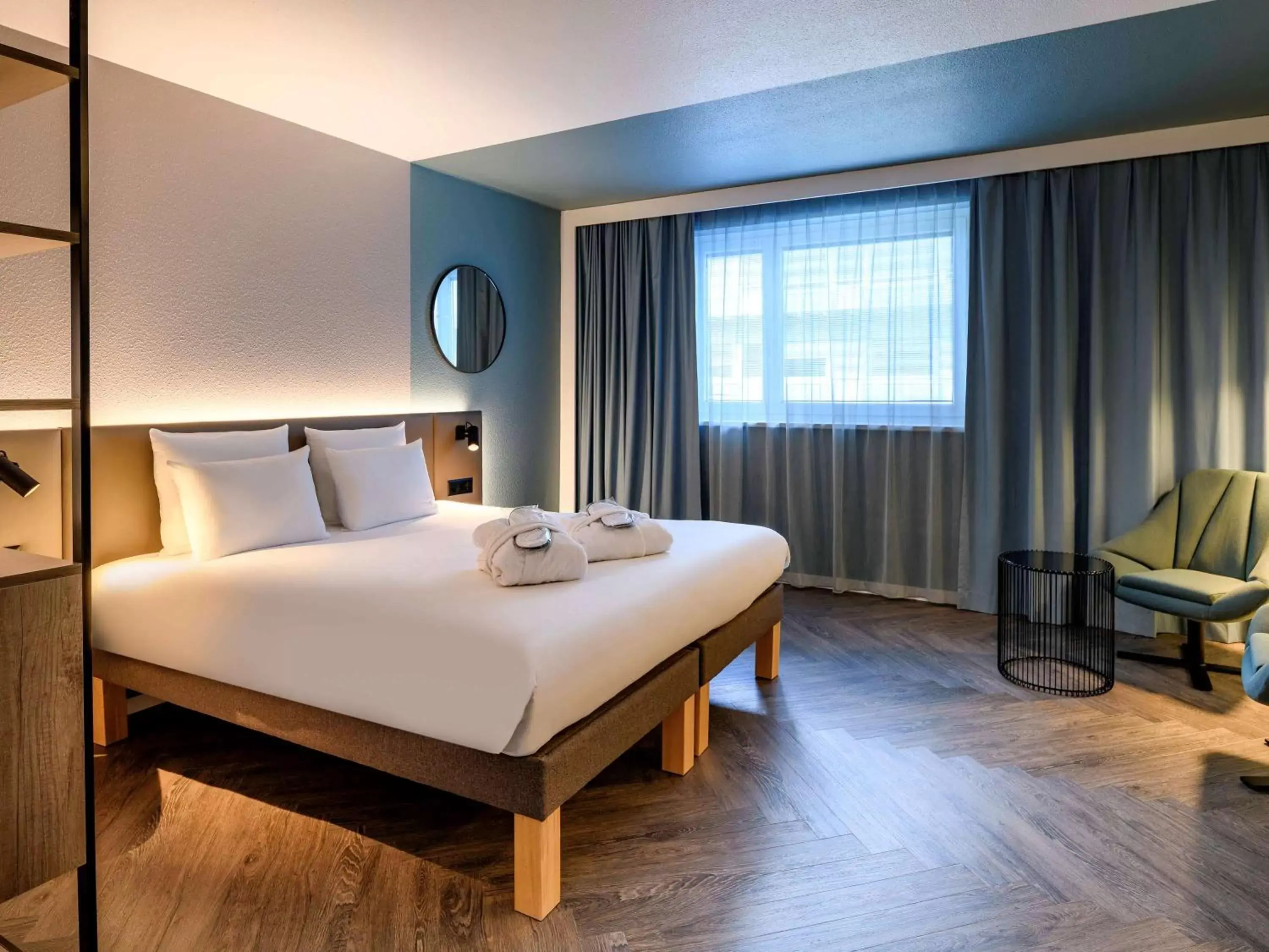 Photo of the whole room in Novotel Zurich City West