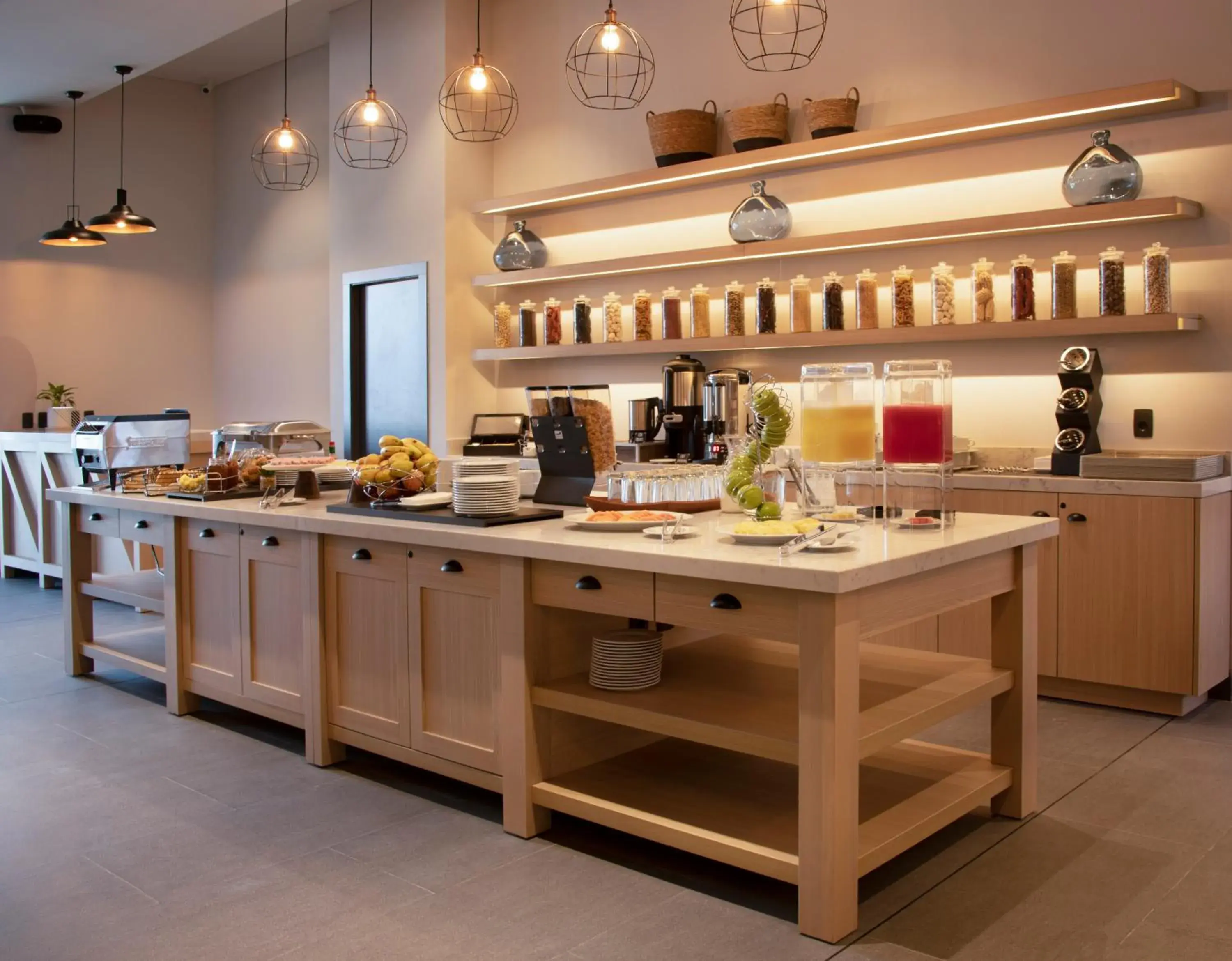 Buffet breakfast in Casa Grande Express Buffet breakfast in Casa Grande Express