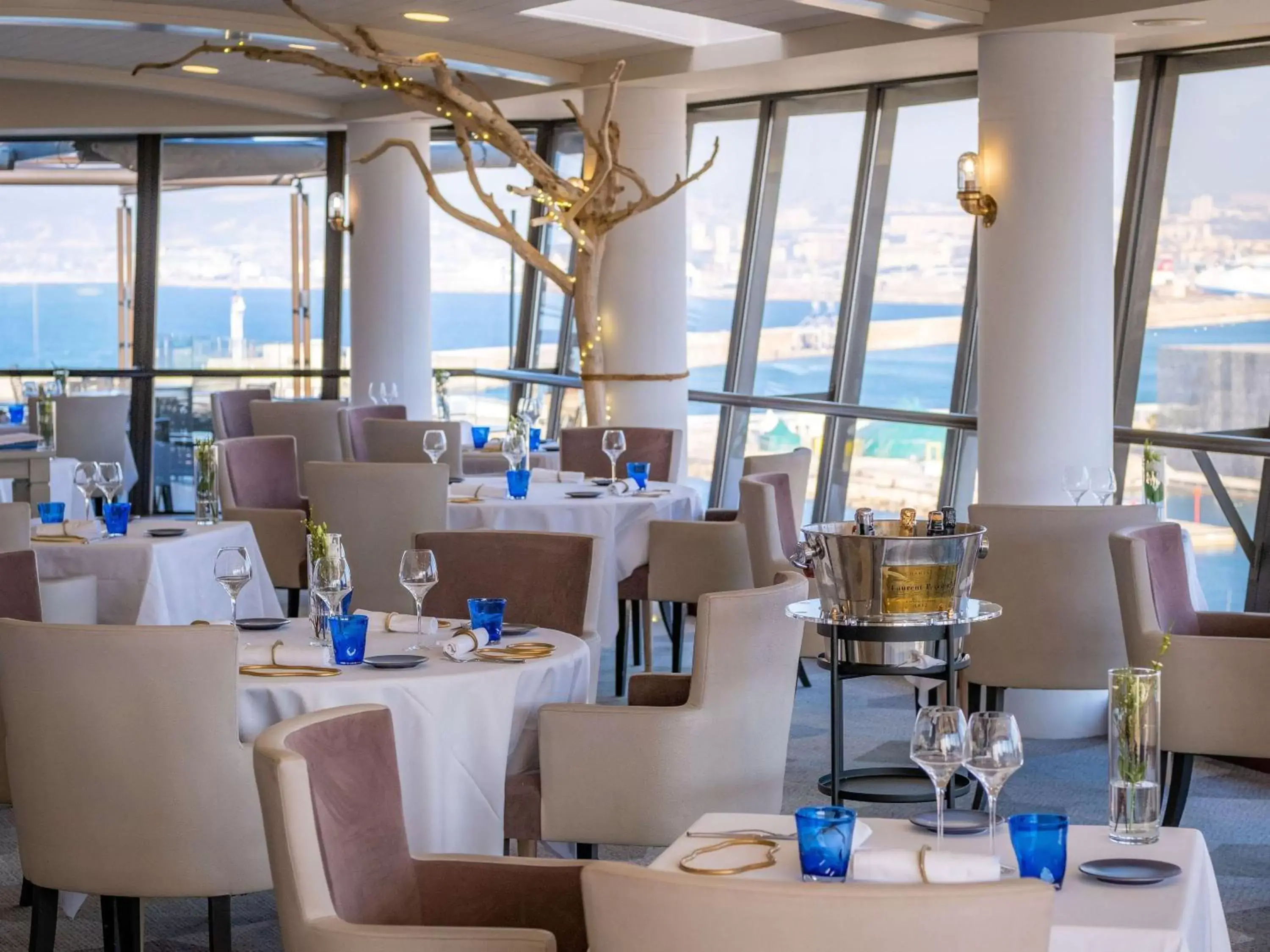 Restaurant/Places to Eat in Sofitel Marseille Vieux-Port