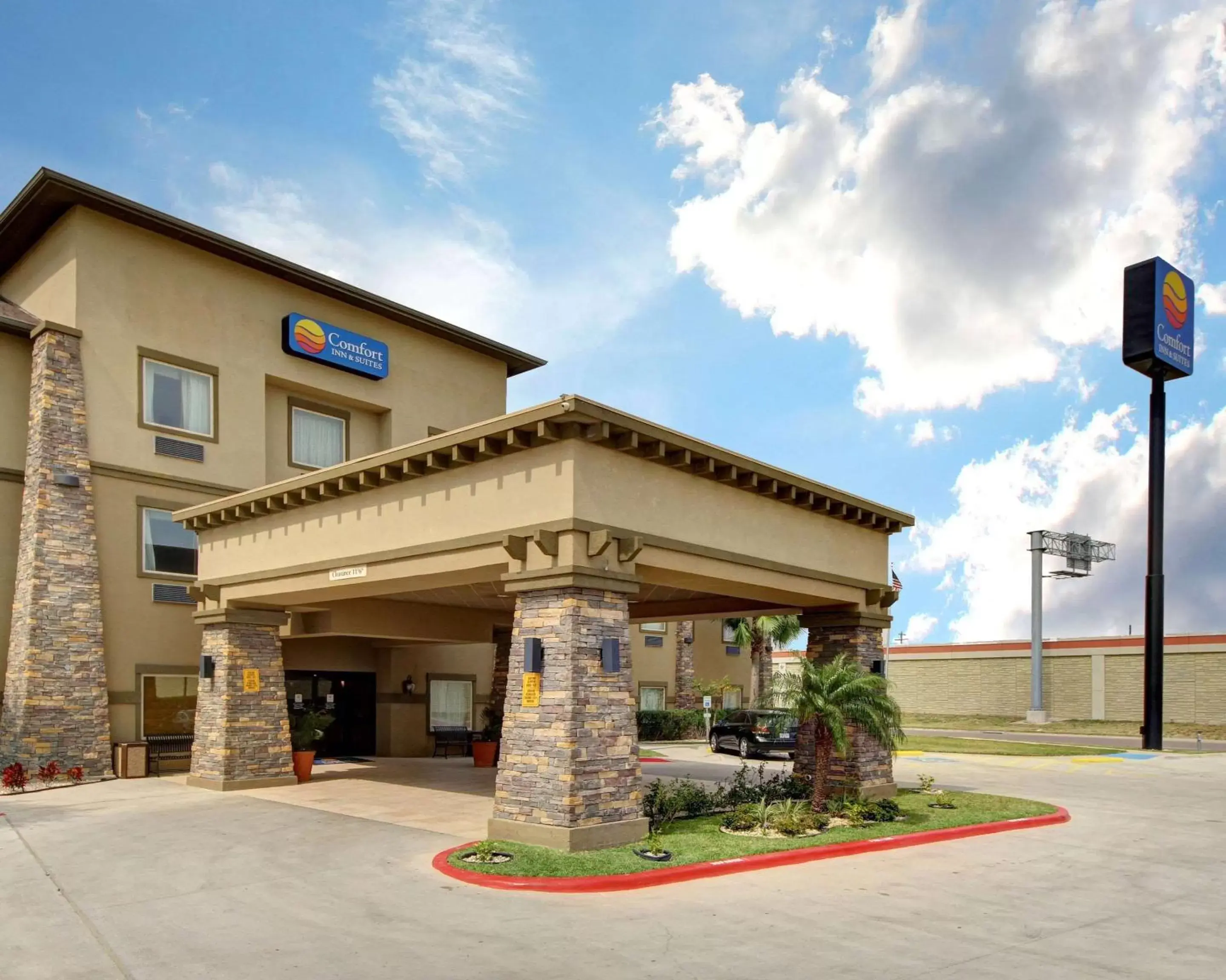 Property Building in Comfort Inn & Suites Donna near I-2