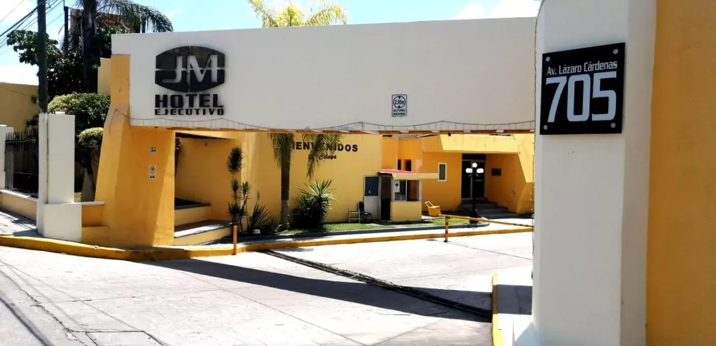 Facade/entrance, Property Building in JM Ejecutivo Celaya,Centro Histórico