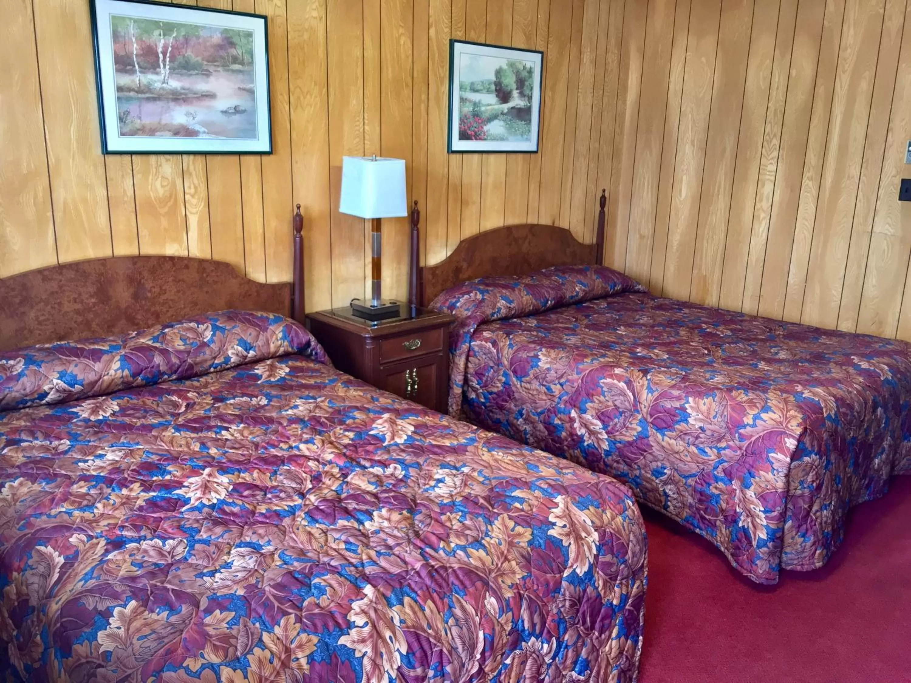 Bed in Gold Pan Motel