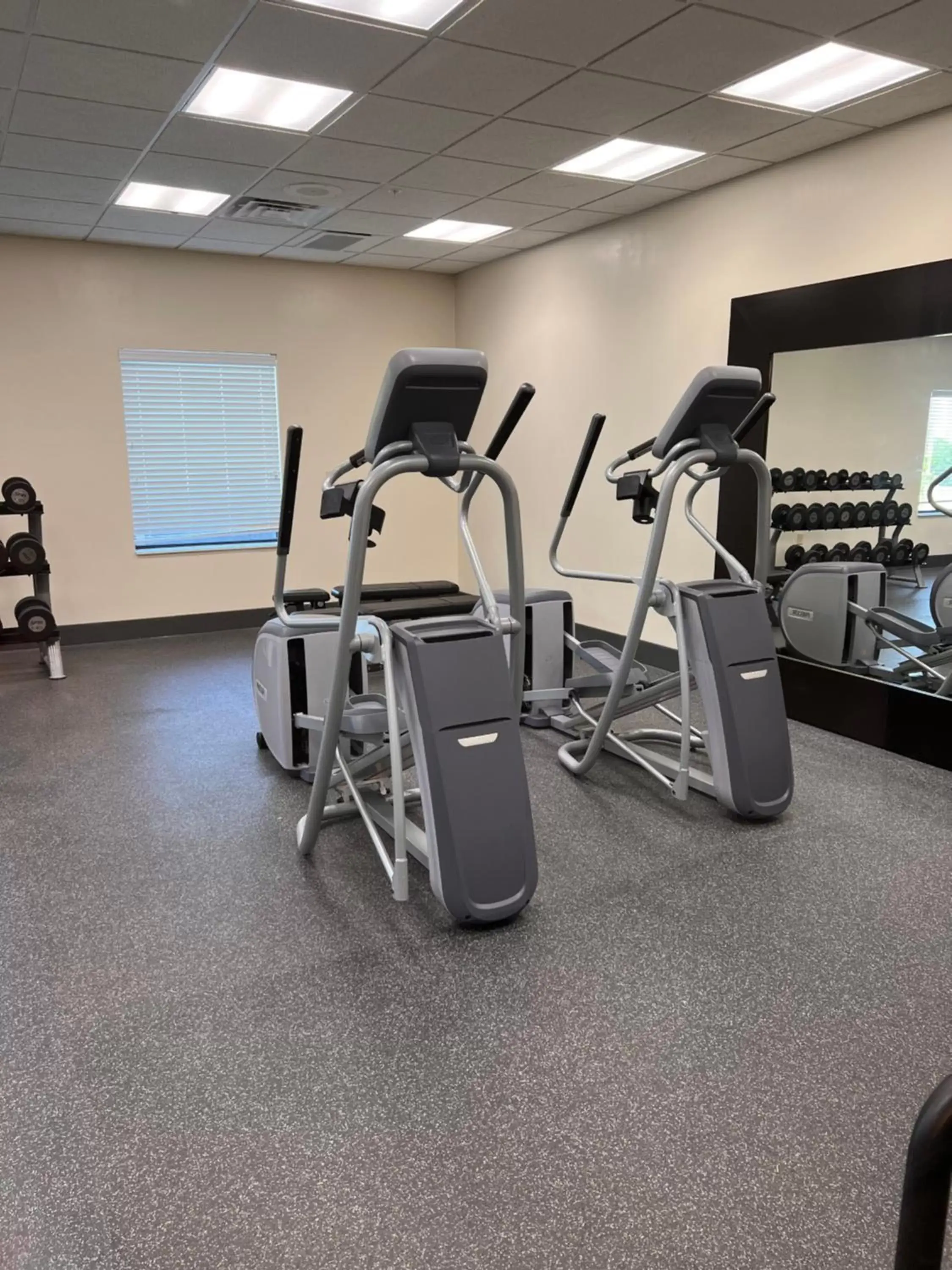 Fitness centre/facilities, Fitness Center/Facilities in Pratt Inn and Suites