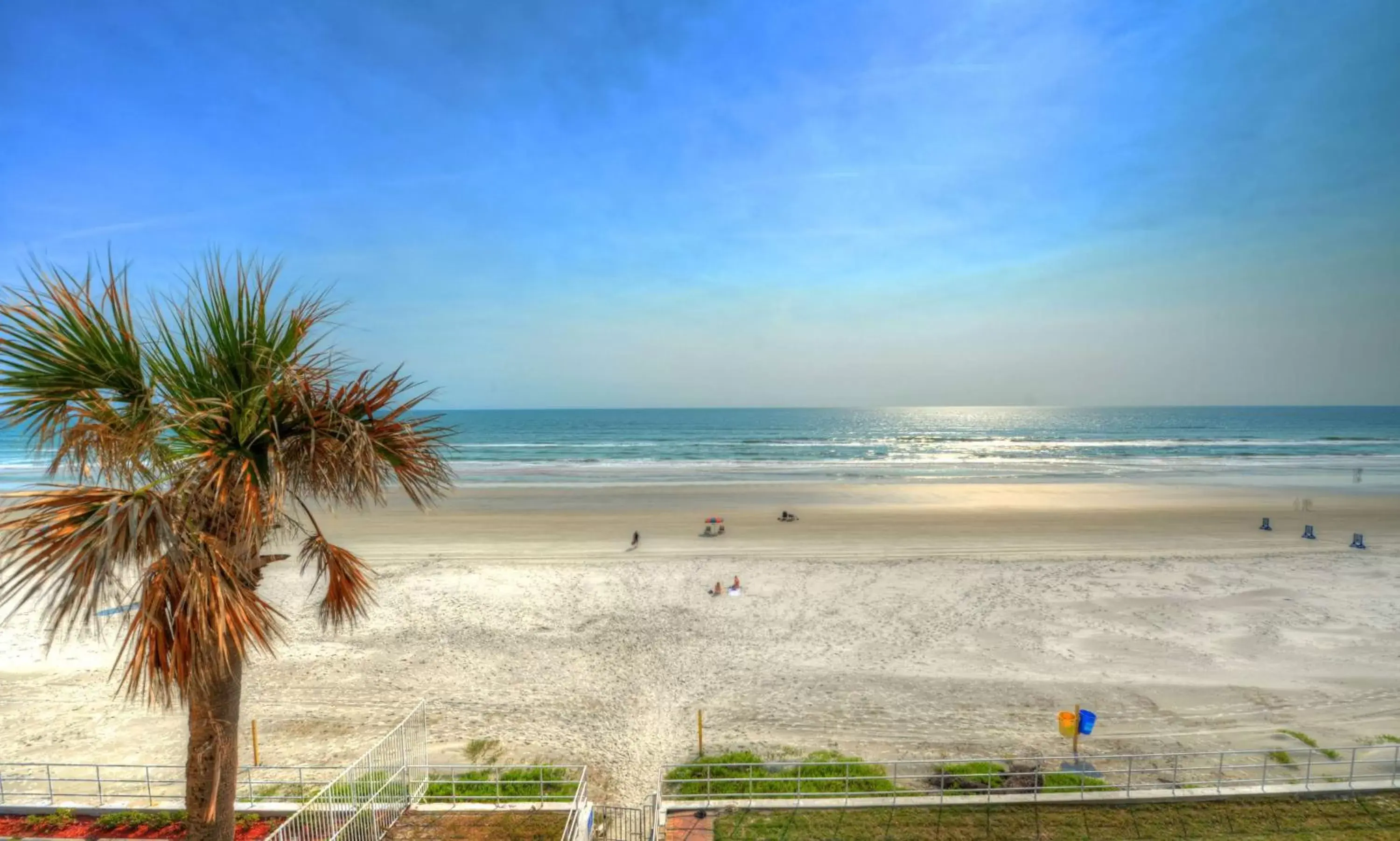 Photo of the whole room, Beach in Best Western Aku Tiki Inn