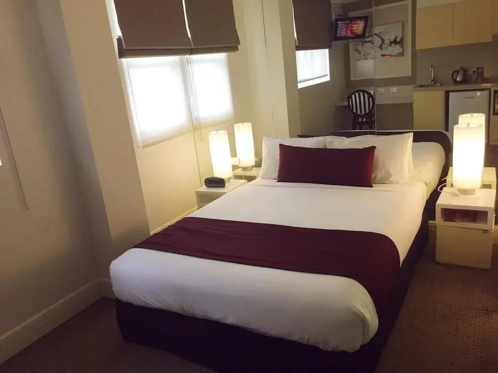 Bed in Sydney Potts Point Central Apartment Hotel