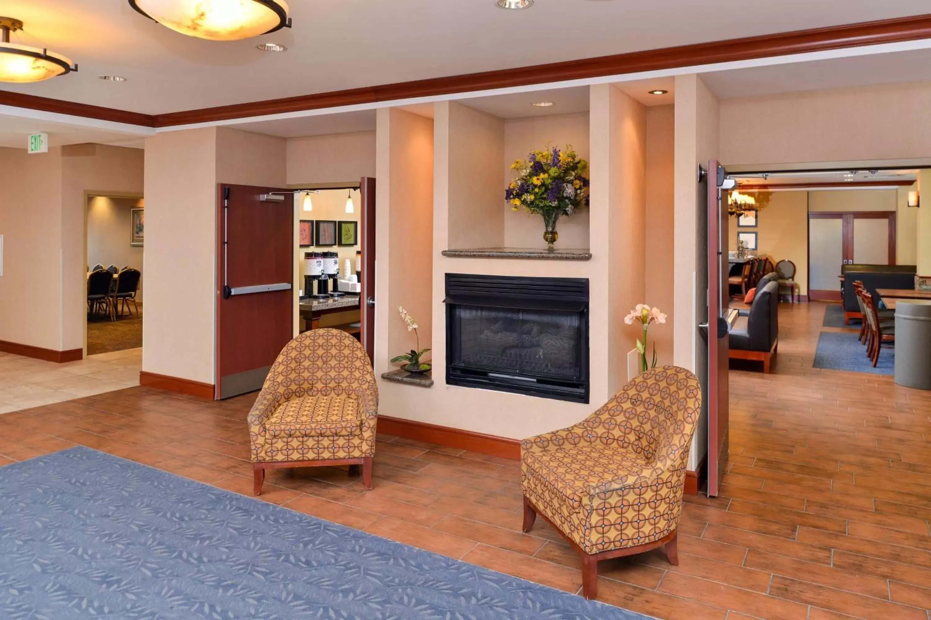 Lobby or reception, Seating Area in Hampton Inn Evanston