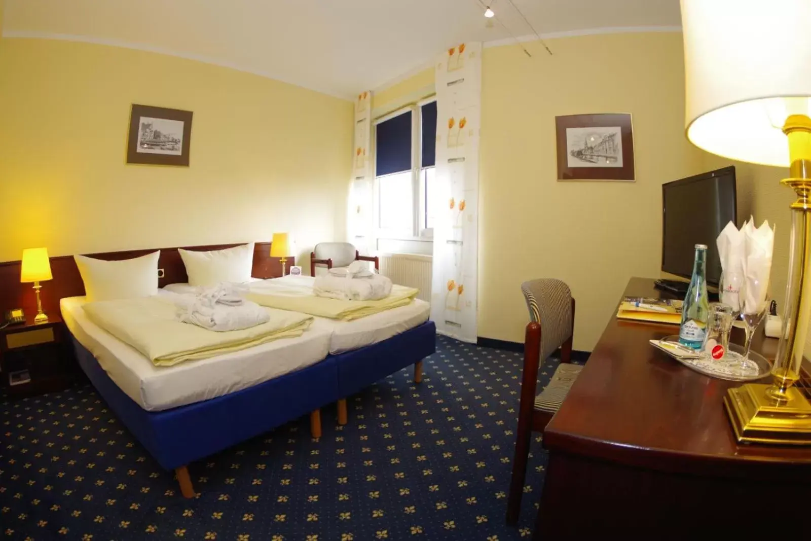 Photo of the whole room, Bed in Parkhotel Papenburg