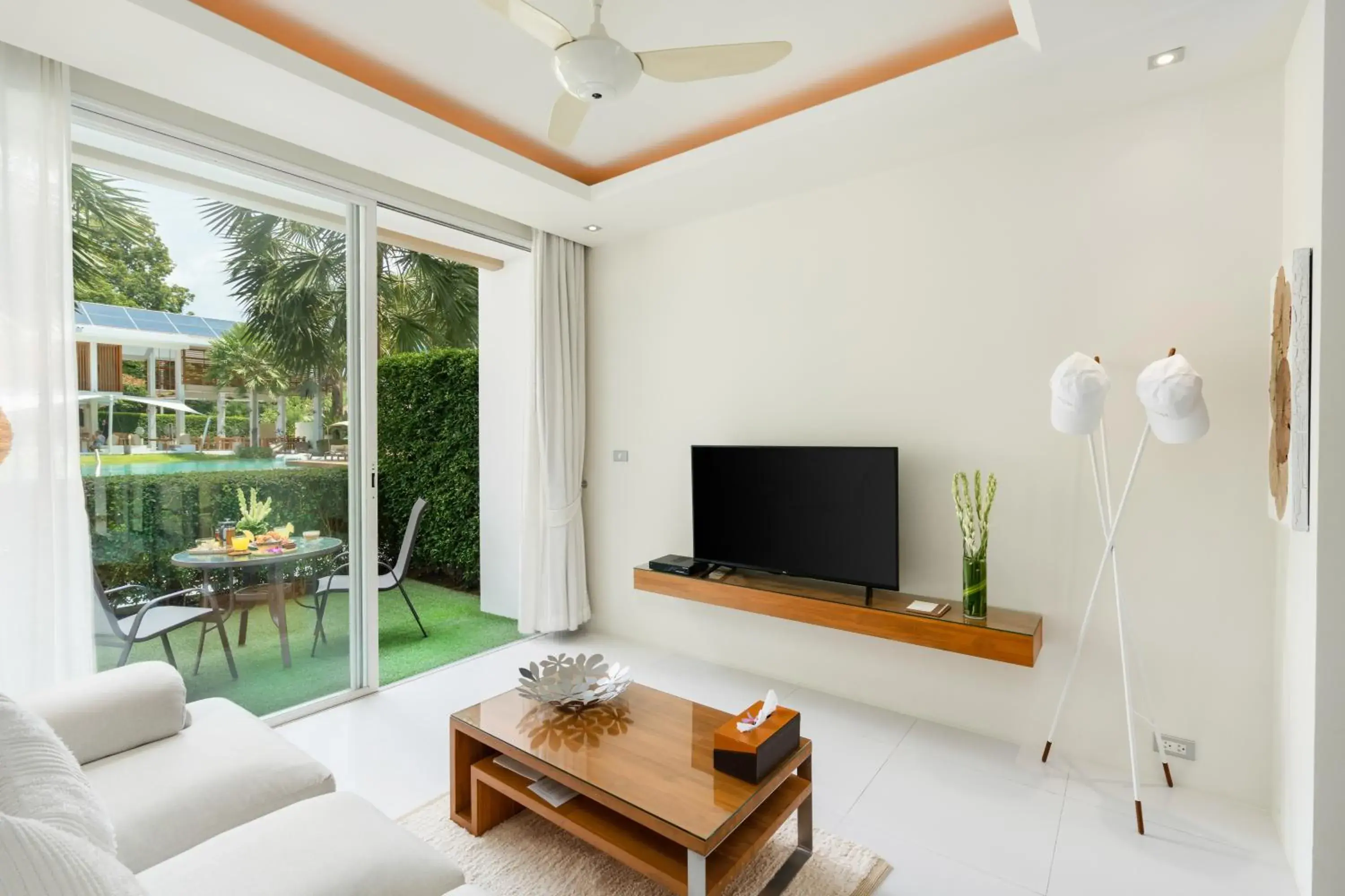 Guests, TV/Entertainment Center in Lanna Samui - SHA Extra Plus