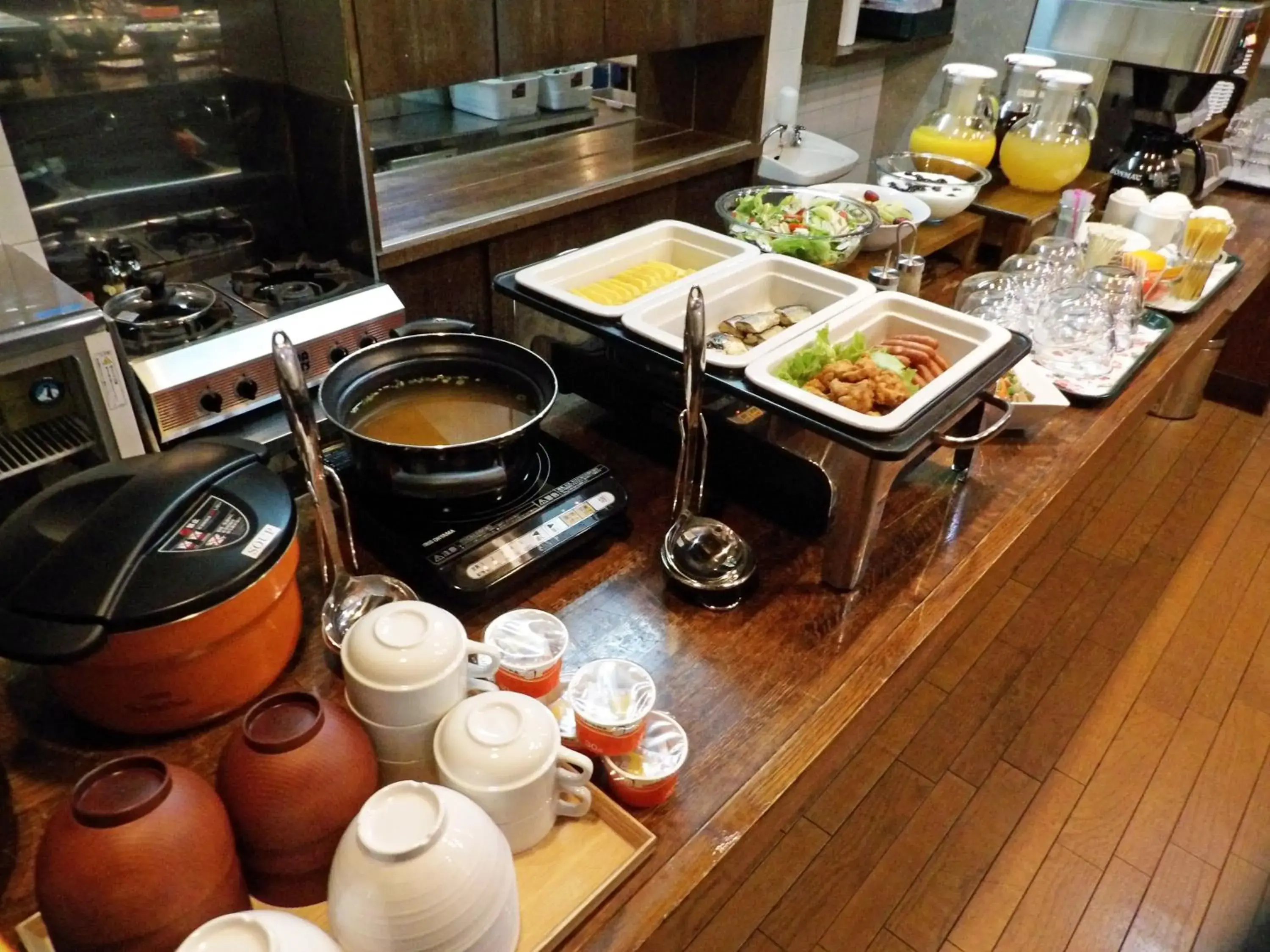 Buffet breakfast in Southern Cross In Matsumoto Guest House