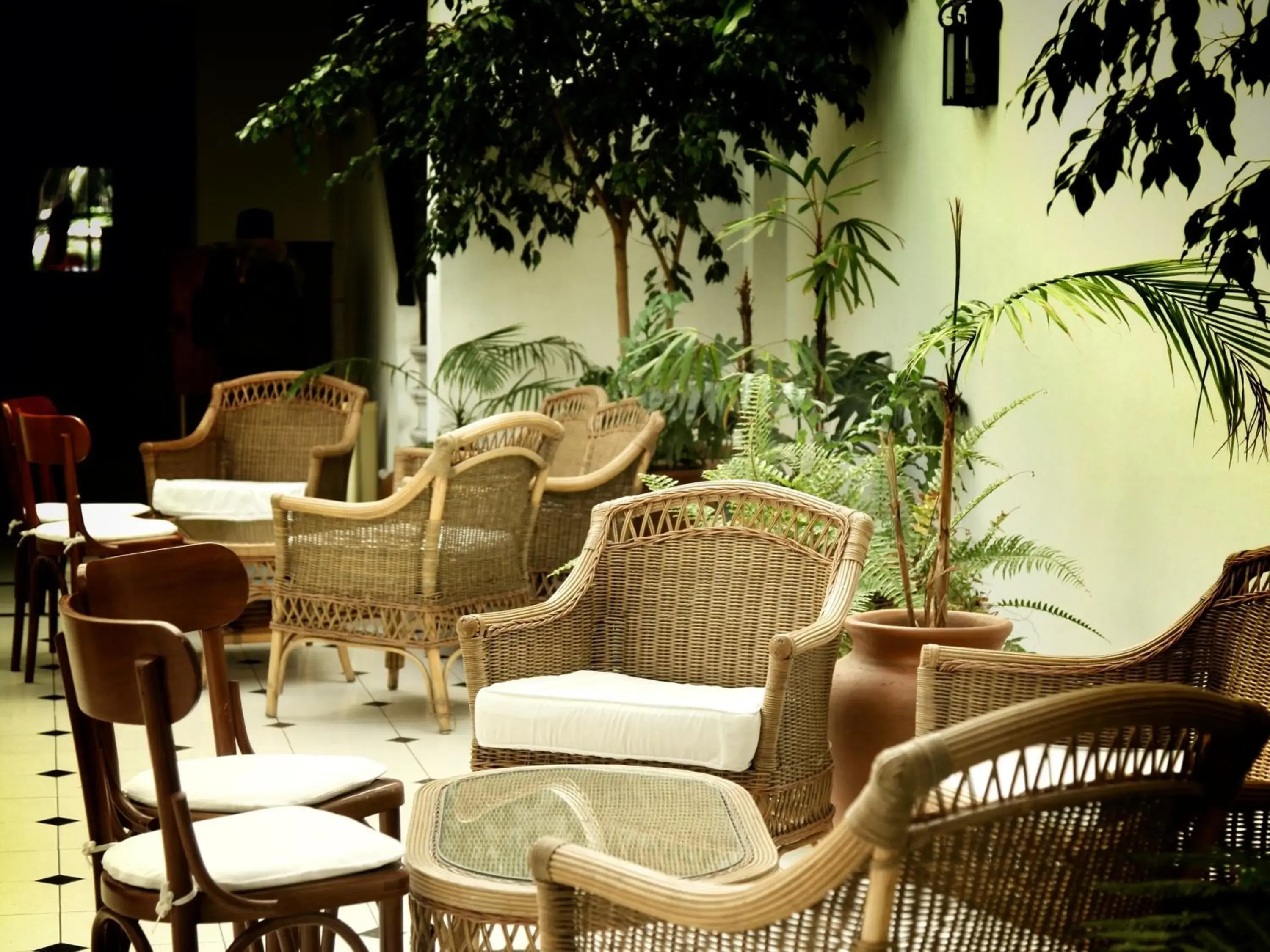 Restaurant/places to eat, Seating Area in Solar De La Plaza