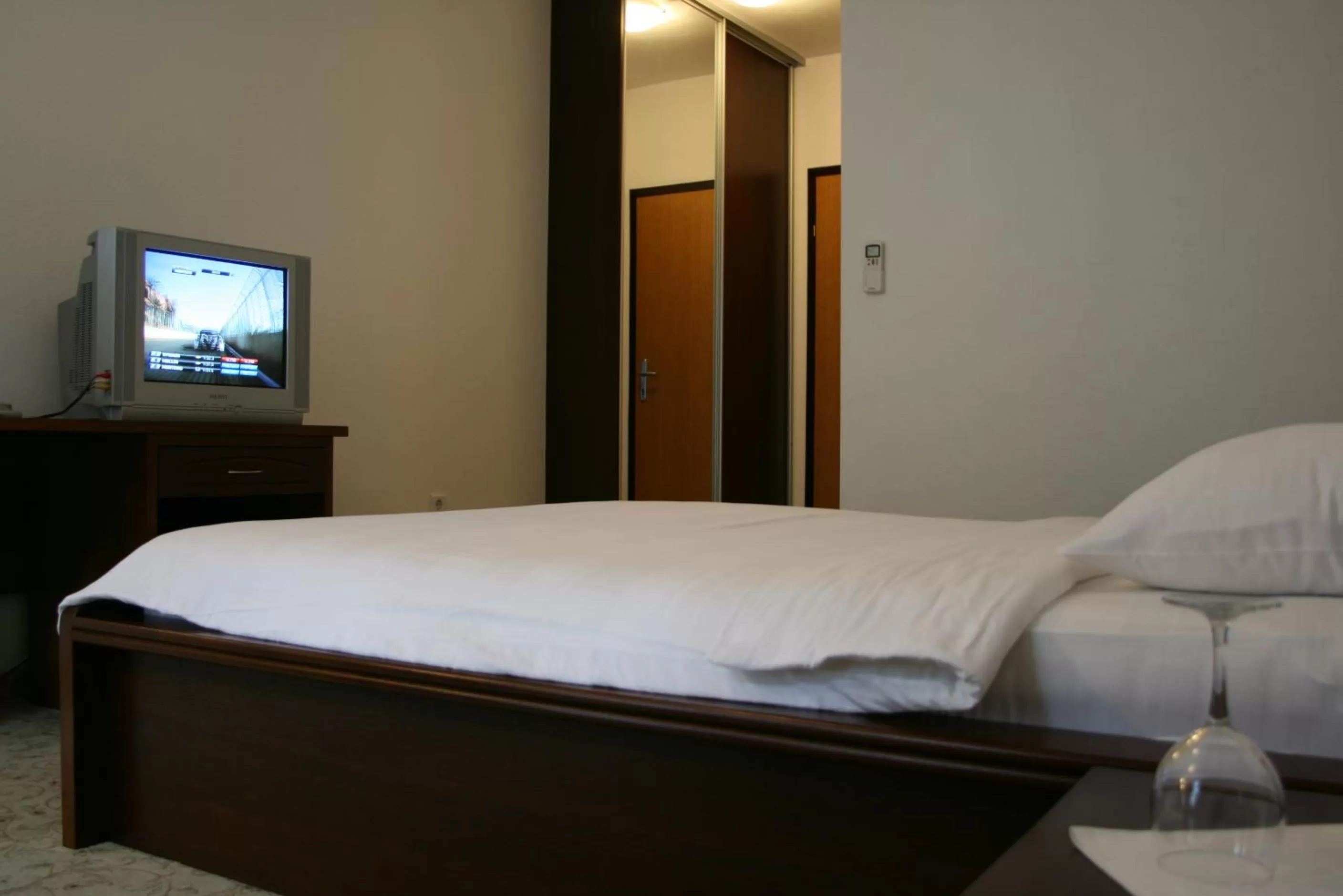 Bedroom, Bed in Motel Maksumić