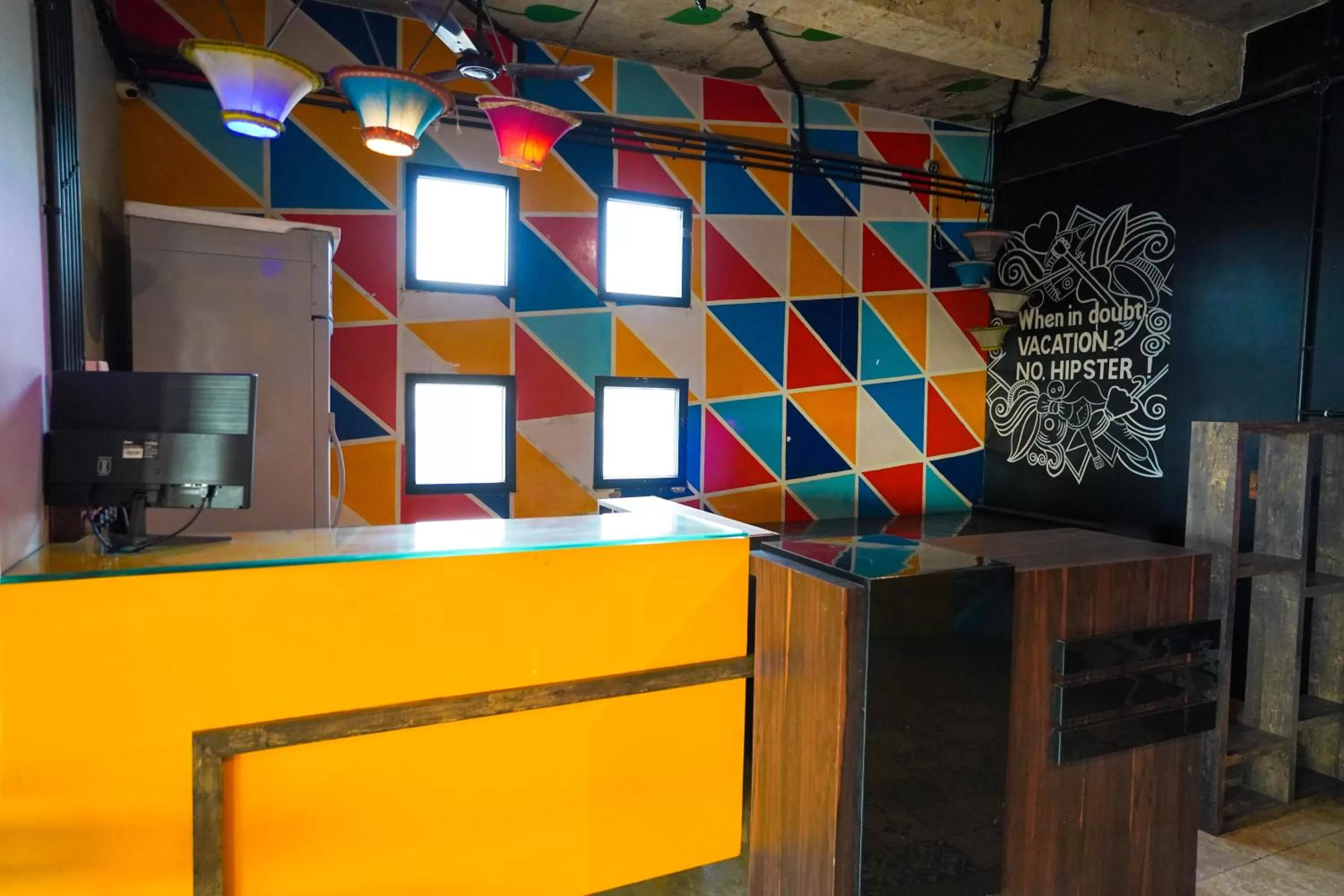 Restaurant/places to eat in Hotel Floret Inn