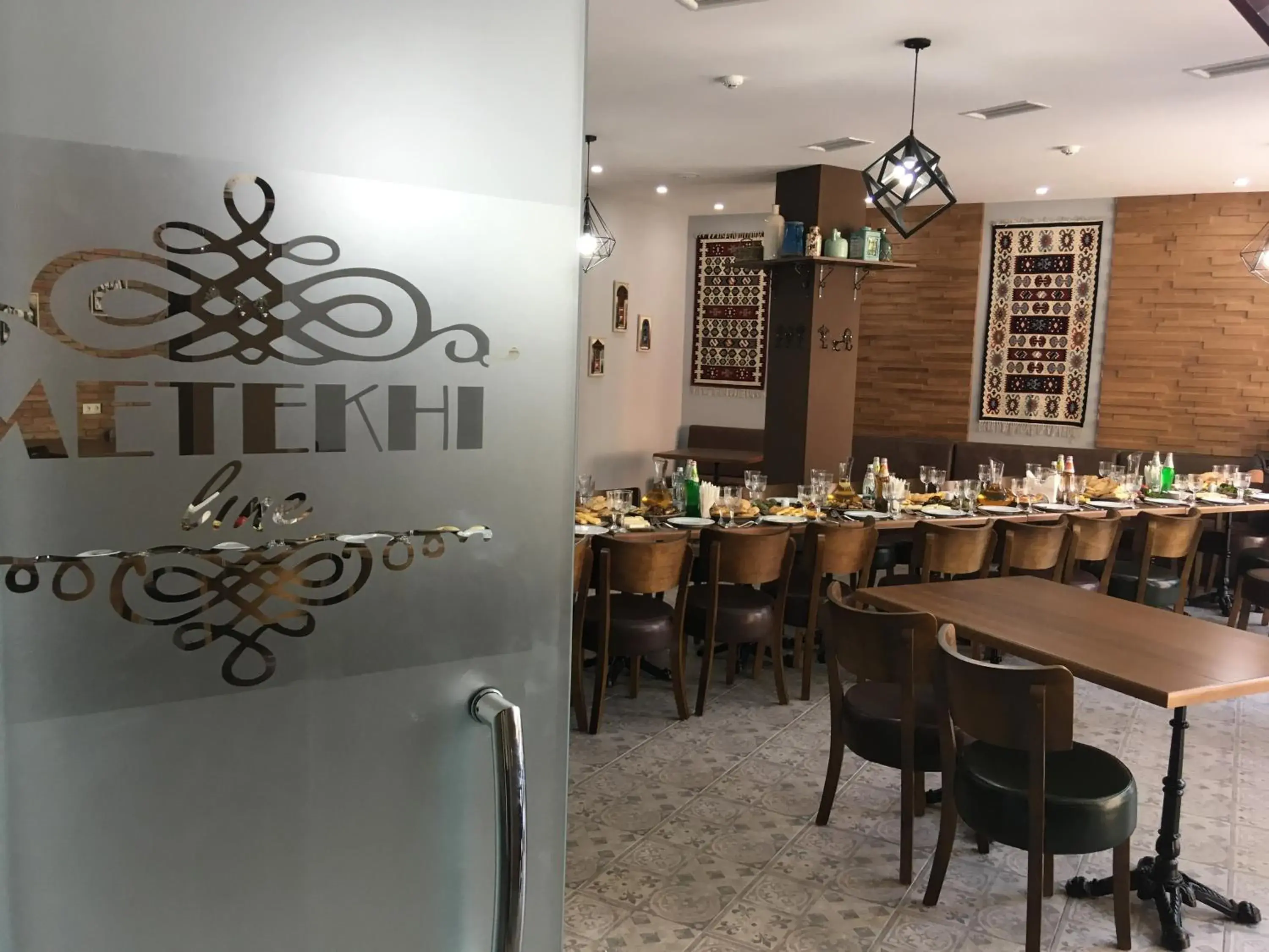 Restaurant/Places to Eat in Hotel Metekhi Line