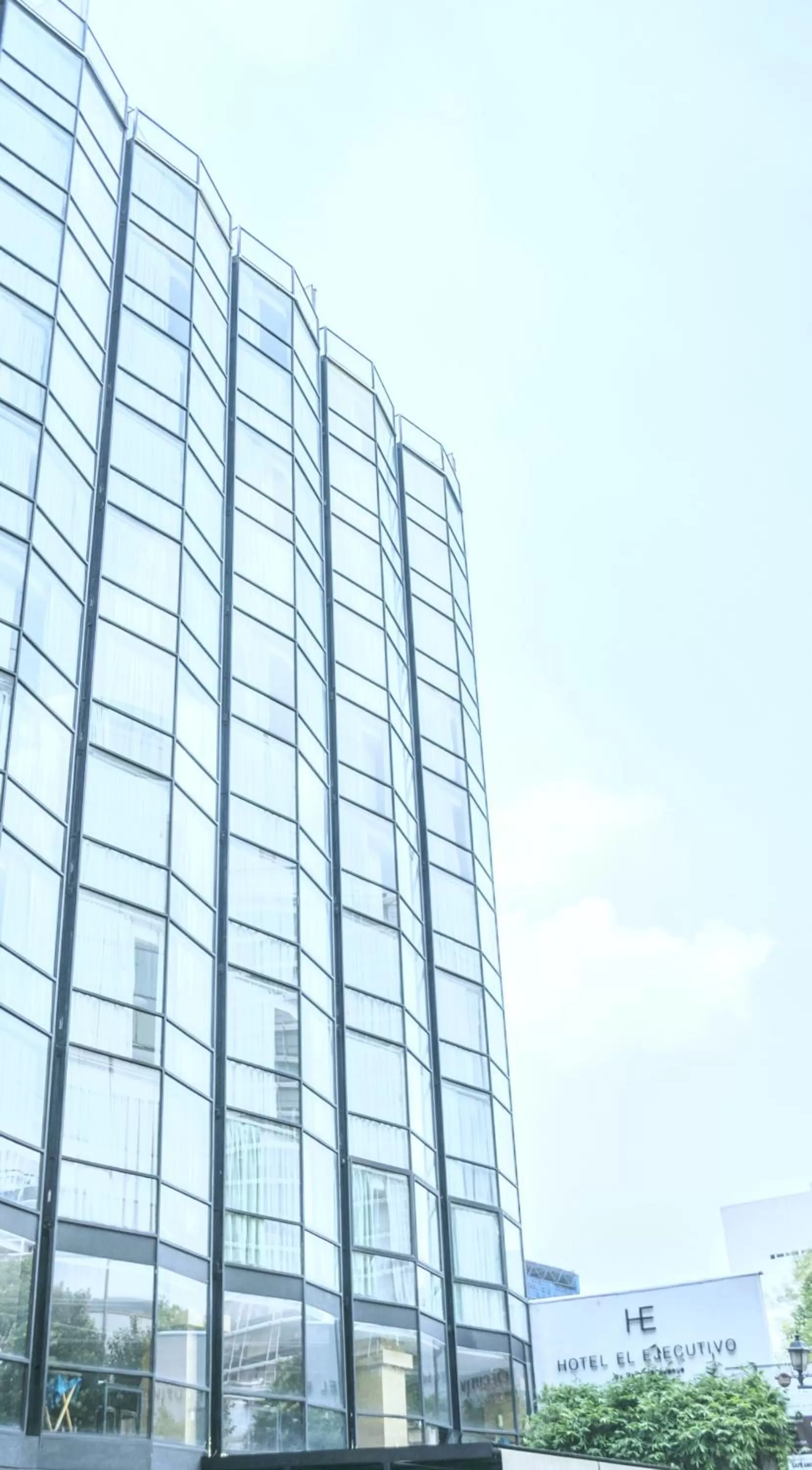Facade/entrance in Hotel El Ejecutivo by Reforma Avenue