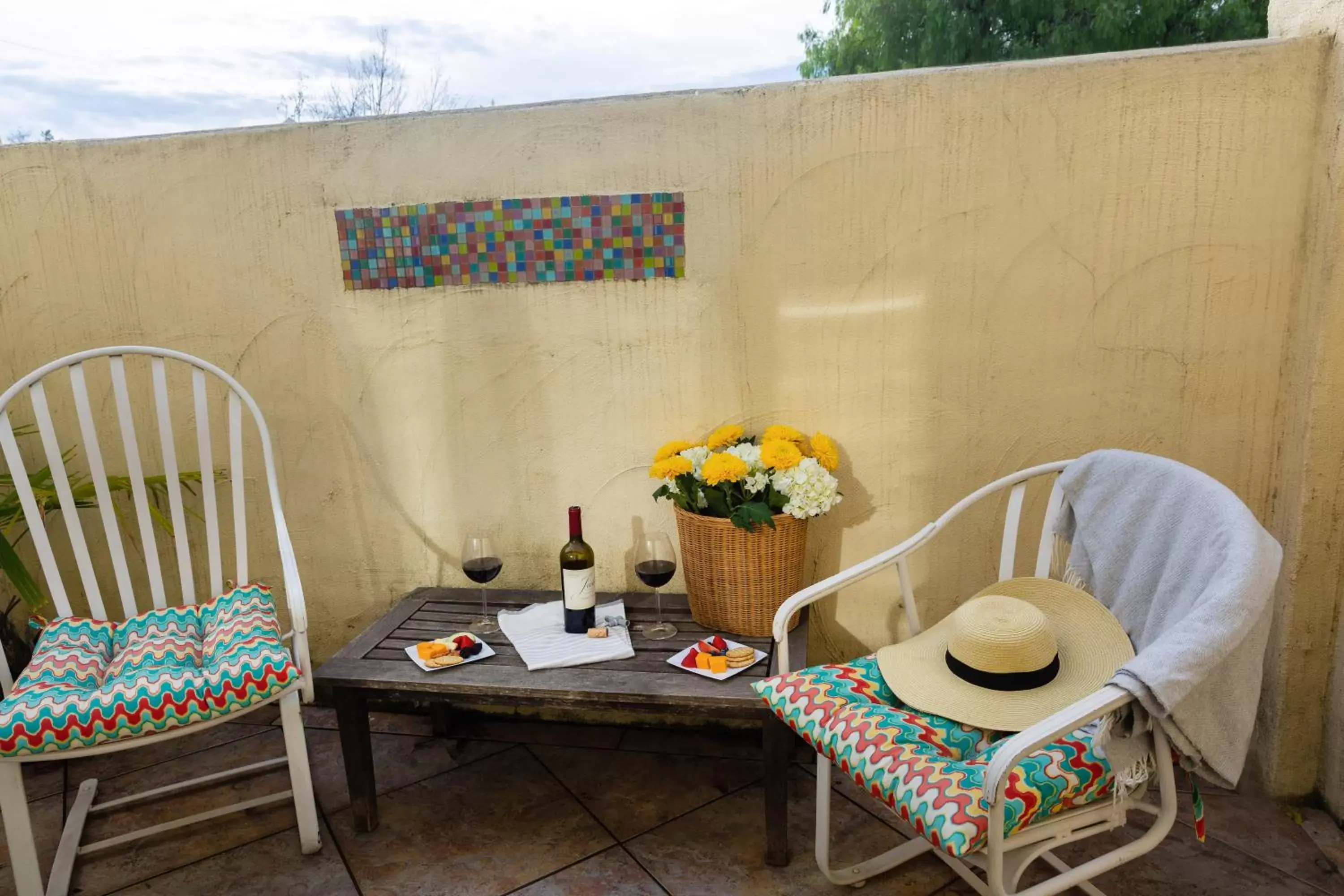 Seating Area in Sonoma Creek Inn